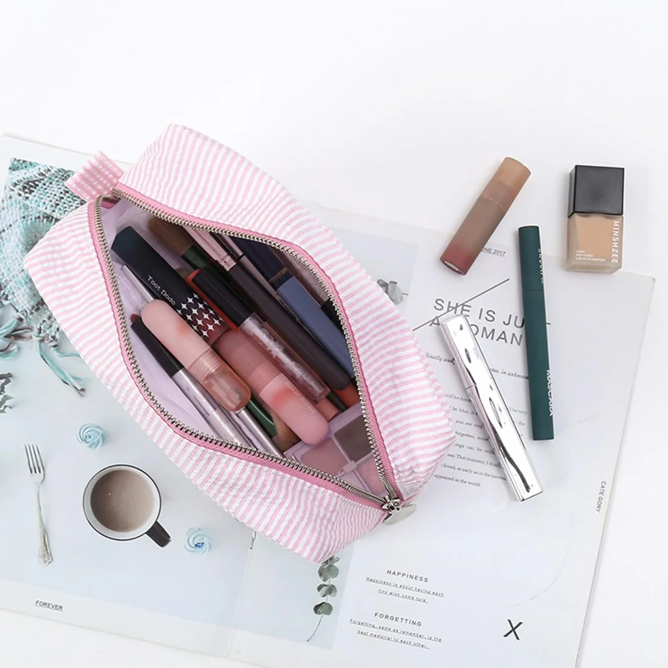 Borsa per trucco personalizzata ricamata in popeline - Organizer cosmetico personalizzato con monogramma, regalo per matrimonio e bomboniera per festa nuziale