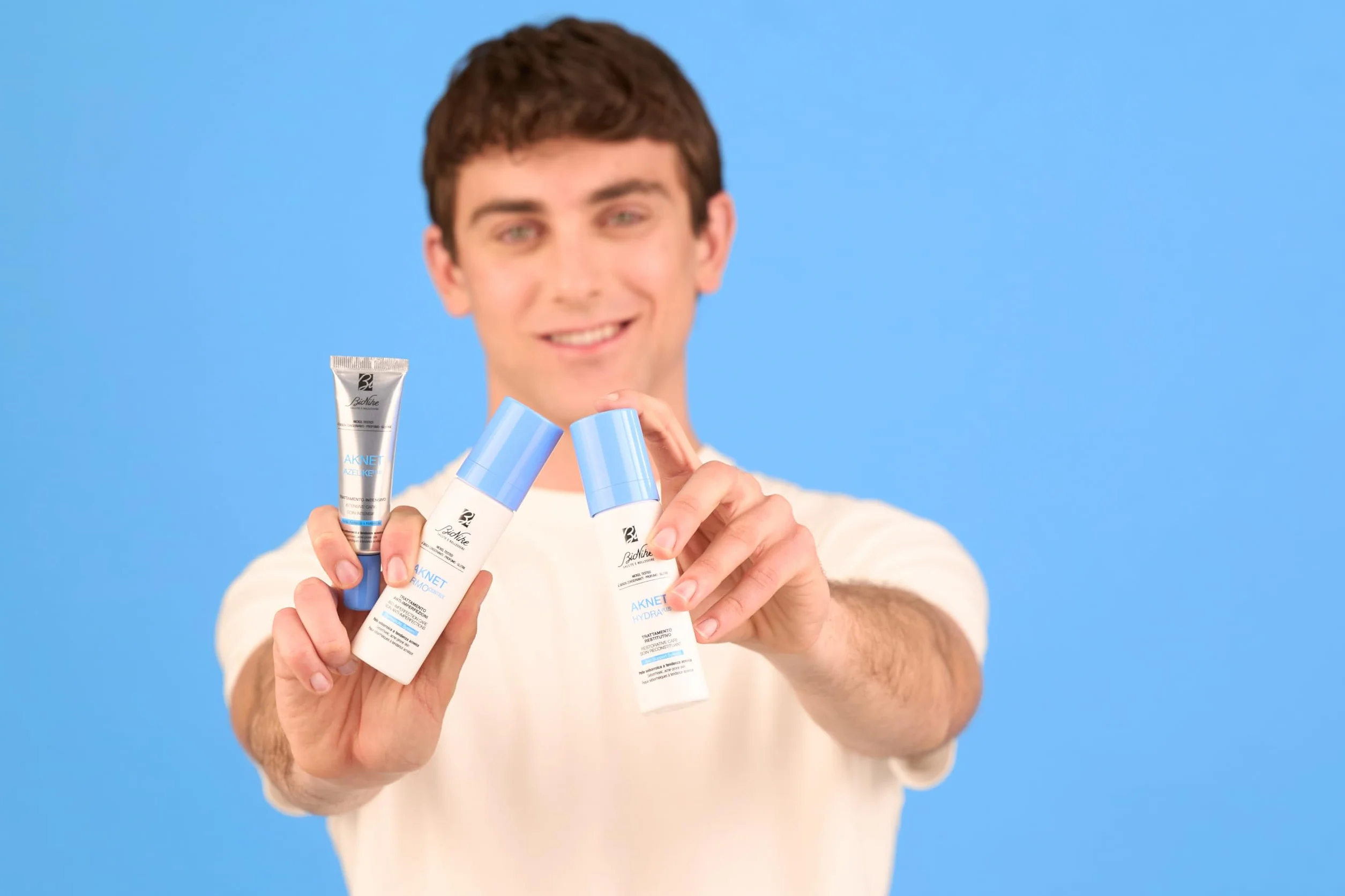 Bionike Aknet Azelike Plus - Trattamento Viso Intensivo con Acido Azelaico per Pelli a Tendenza Acneica con Punti Bianchi e Neri, Contrasta l'Infiammazione dei Follicoli, 30 ml