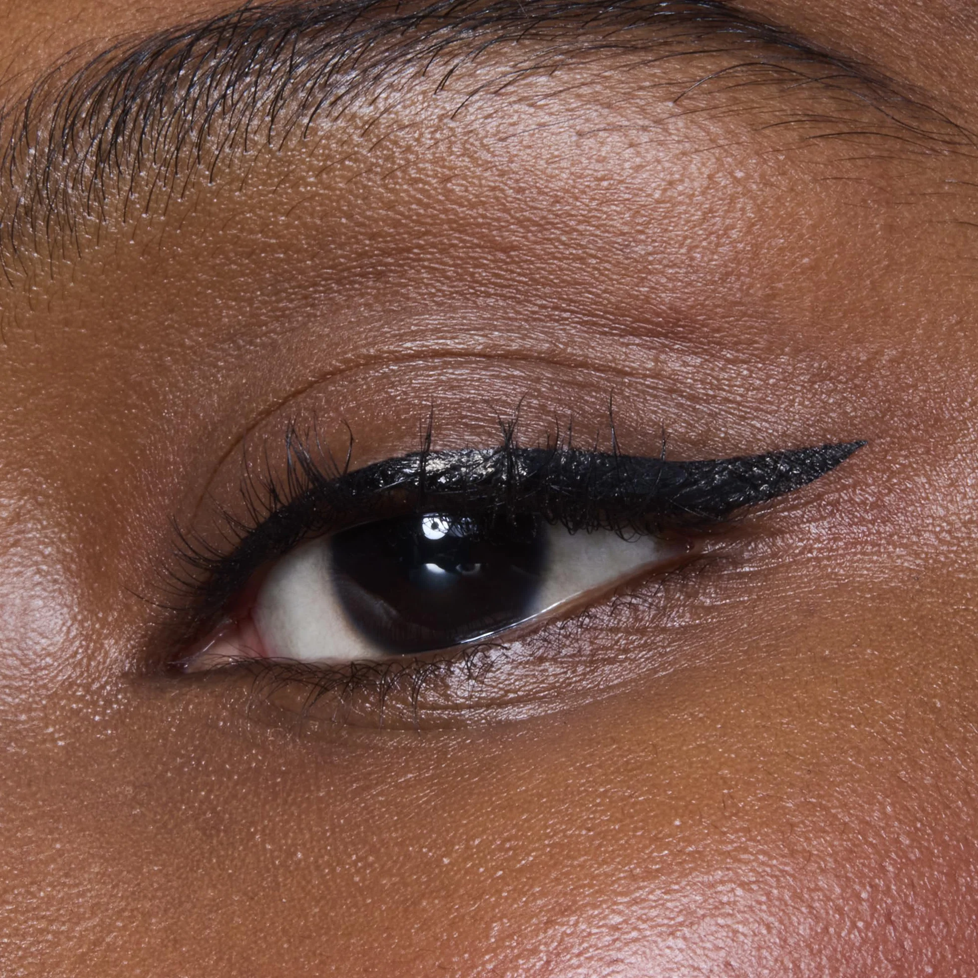 e.l.f. H2O Proof Eyeliner Pen, punta in feltro, formula liquida waterproof, Jet Black, 0,7 mL (0,02 fl oz)
