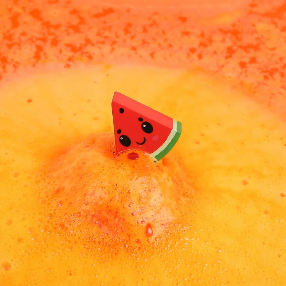 ZIMPLI - 3 x Large 100g Fruity Surprise Baff Bombz, 1 dei 6 giocattoli fruttati da collezionare, uno per ogni bomba da bagno, giocattolo da bagno per bambini, regalo con la paghetta