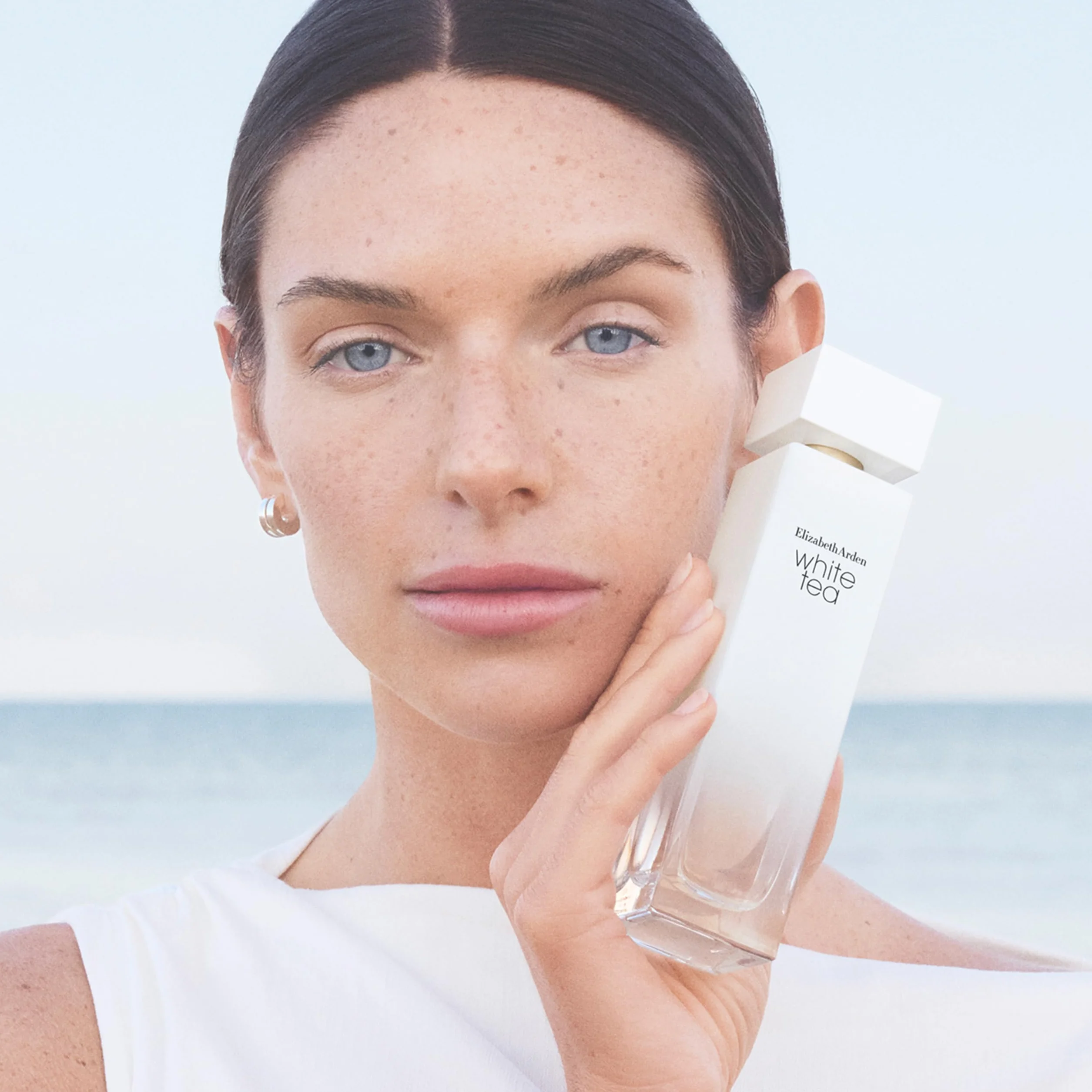 Elizabeth Arden White Tea, Eau de Toilette Spray, Profumo con Mandarino, Estratto di Tè Bianco e Legno di Madras, Floreale, Femminile e Dolce, Morbido Calore, Profumo per Donna 100 ml