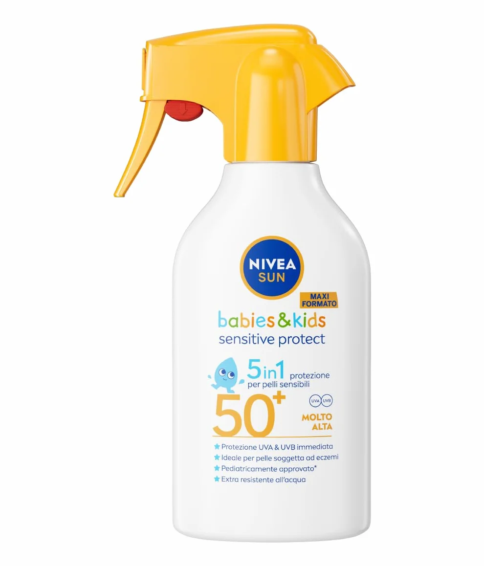 NIVEA SUN Kids Sensitive Protect & Play SPF 50+ 250 ml, Crema solare spray 50+ bambini e neonati dai 6 mesi in su, Crema solare bambini resistente all'acqua, Protezione per pelle sensibili e delicate