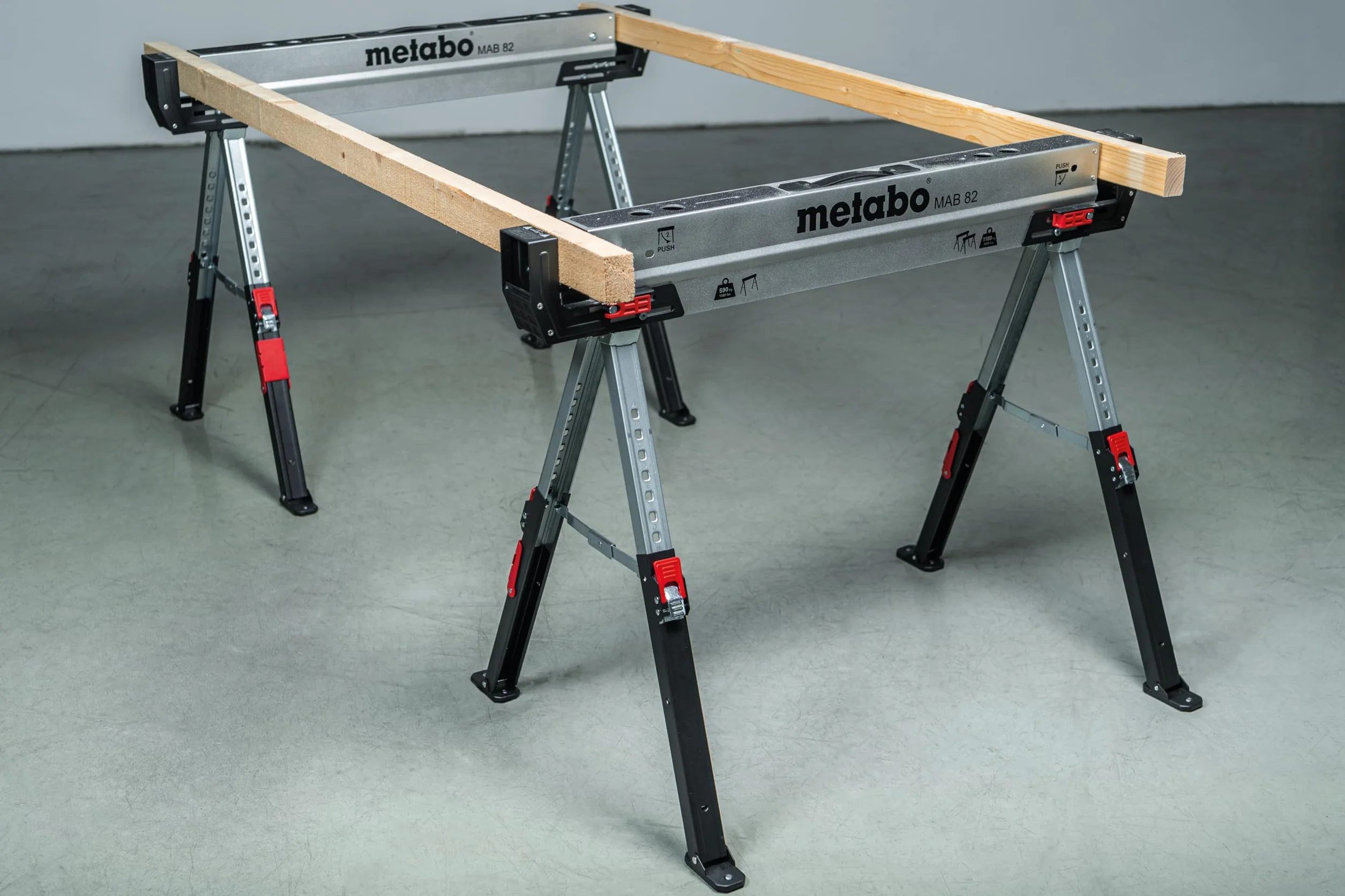 Metabo MAB 82 Cavalletto da lavoro compatto pieghevole con maniglia trasporto gambe regolabili superficie zincata