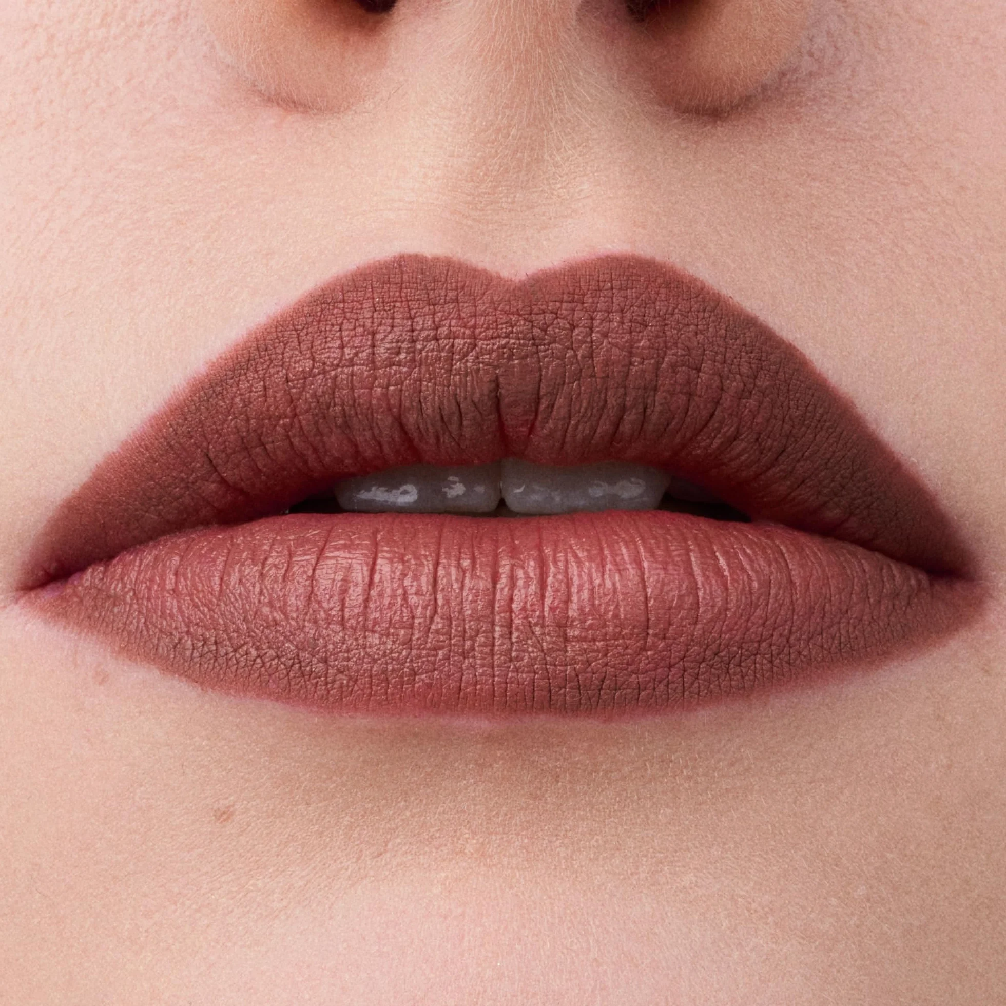 CATRICE Plumping Lip Liner 069 Mainhattan – Rimpolpante e idratante – Finish setoso-opaco a lunga tenuta – Con olio di menta piperita – Vegano, resistente al agua y no transfer – 0,35 g