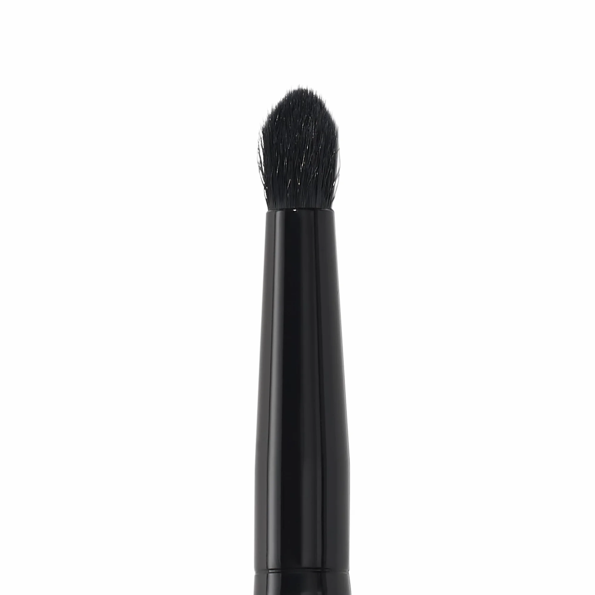 e.l.f. Smudge 'N Smoke Eyeliner Brush, pennello multiuso per ombretti e eyeliner ideale per creare perfetti look smokey, prodotto vegano e non testato sugli animali