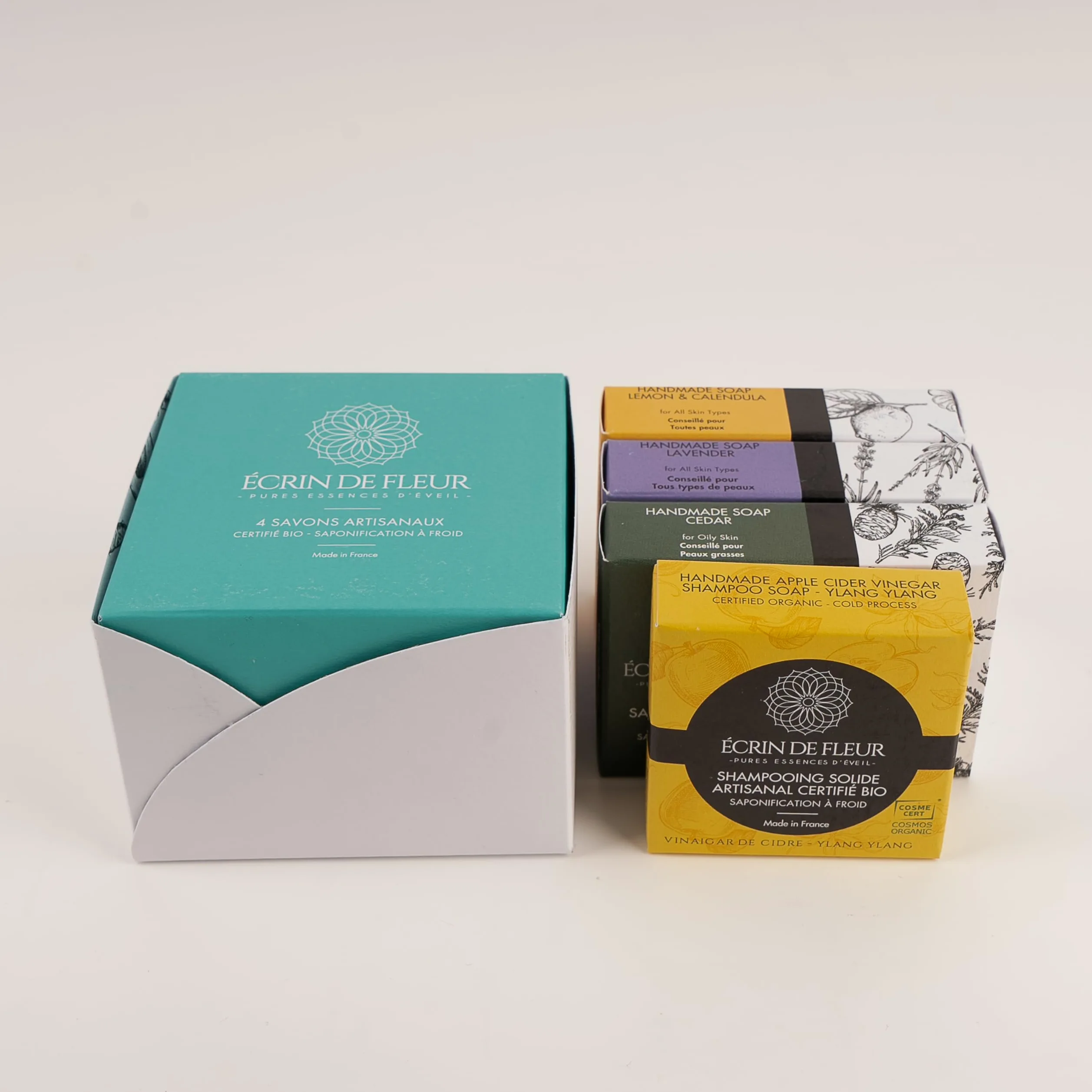 Cofanetto Regalo Biologico con Saponi e Shampoo Solido, Fatto a Mano in Francia, Cosmesi Artigianale Processo a Freddo, Certificato COSMOS & Nature et Progrès, Collezione 4 Pezzi