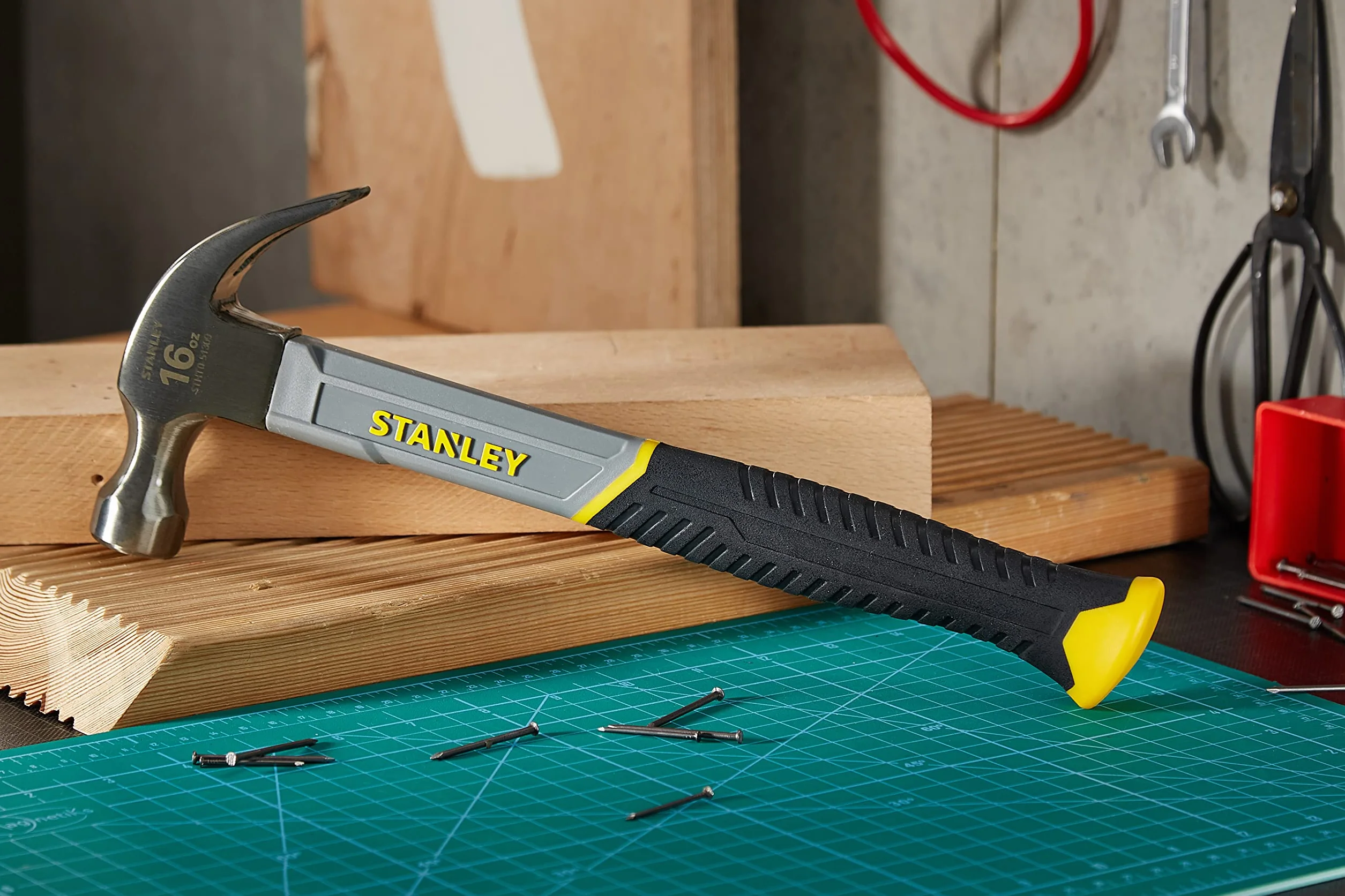 Stanley Martello in Fibra di Vetro Curvo Artiglio 453.6 g STHT0 51309