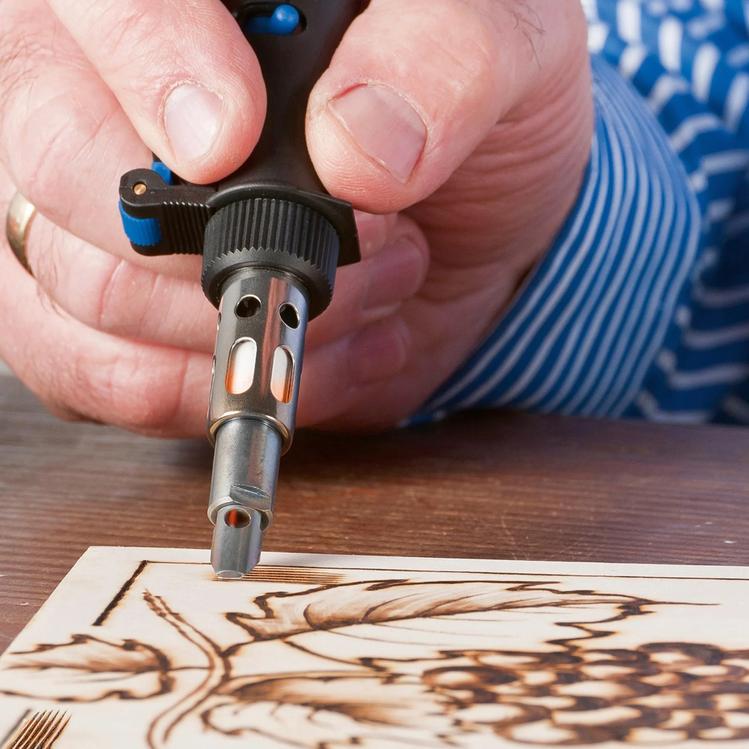 Dremel Versatip 2000 Kit di Saldatura a Gas Butano con 7 Punte Intercambiabili