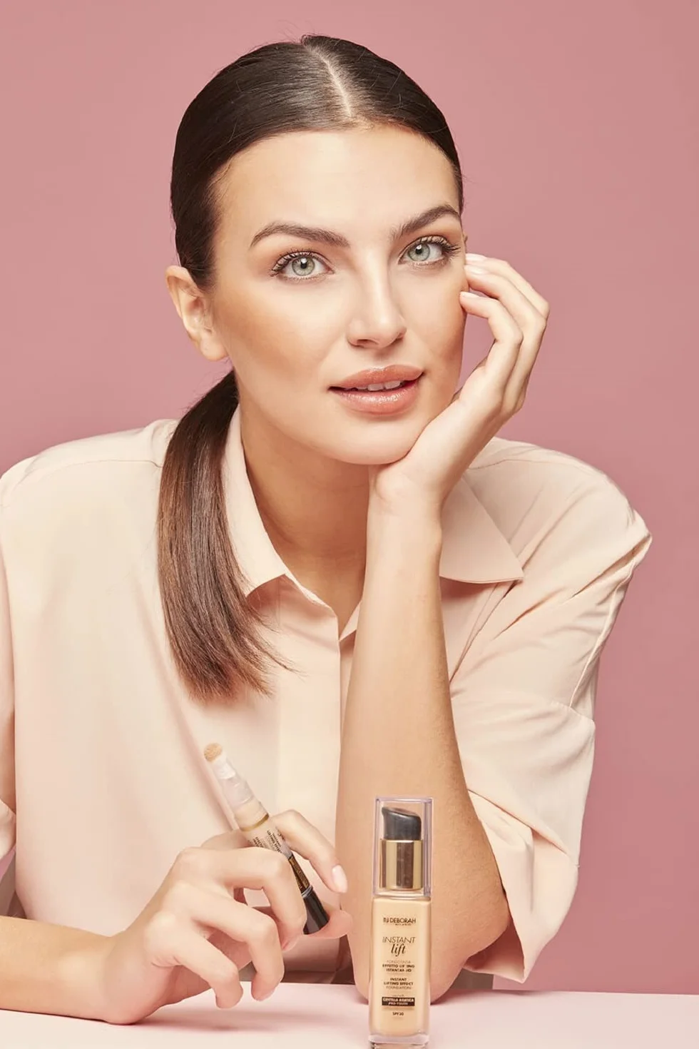 Deborah Fondotinta Instant LIft N.05 Amber SPF30, Lunga Tenuta, Effetto Lifting, Texture fluida e leggera, con Polveri Soft Focus che donano Radiosità Istantanea