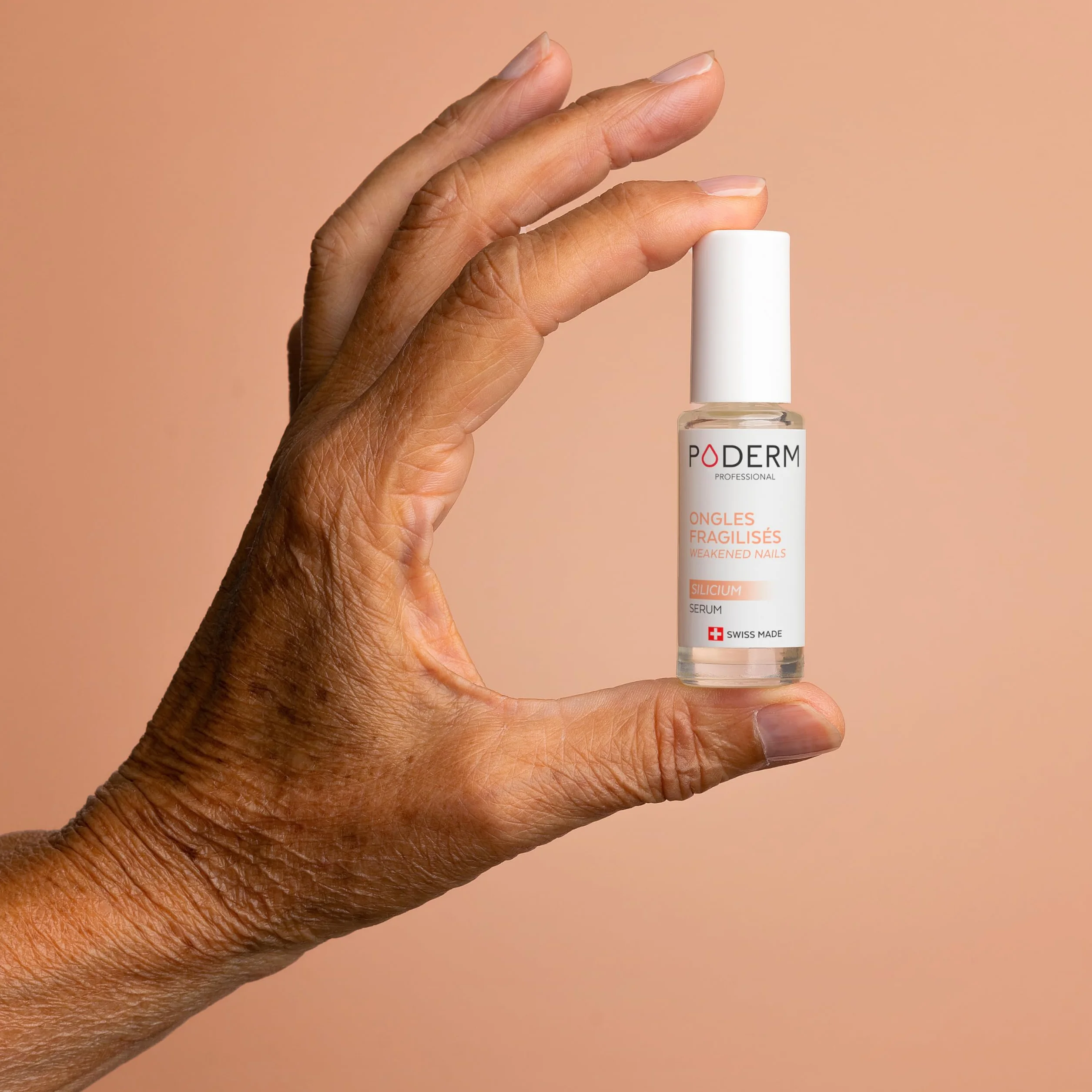 PODERM - UNGHIE INDEBOLITE DALLA CHEMIOTERAPIA – Siero Silicio Lenitivo, Fortificante e Riparatore - Indurente e Protettore - Cura professionale – Prodotto in Svizzera