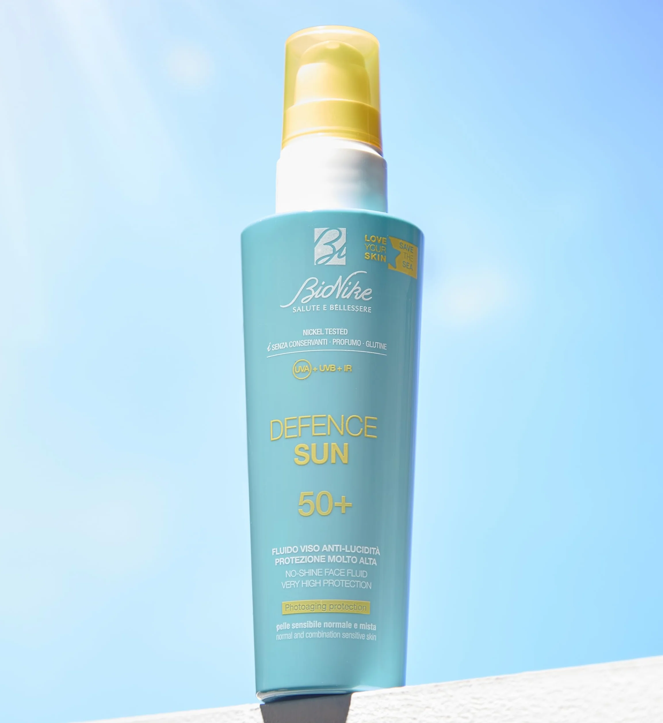 Bionike Defence Sun - Fluido Solare Viso Anti-Lucidità Effetto Matte, per Pelli Normali e Miste, Azione Opacizzante e Antiossidante, Waterproof, Rafforza e Ripara la Pelle, 50 ml