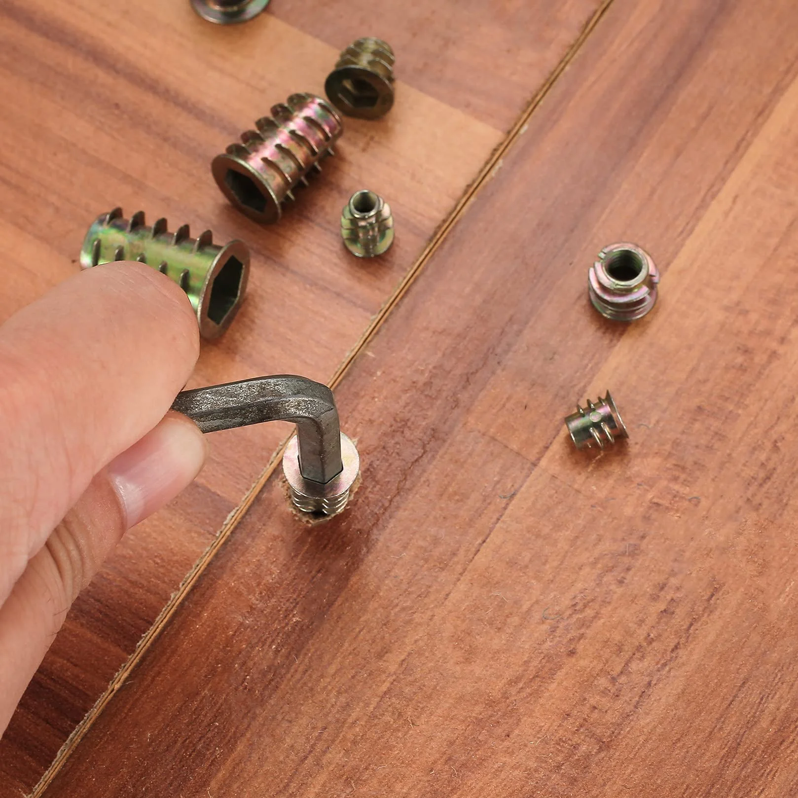 Inserti Filettati Dado 230 Pezzi M4 M5 M6 M8 M10 Lega di Zinco per Mobili Legno
