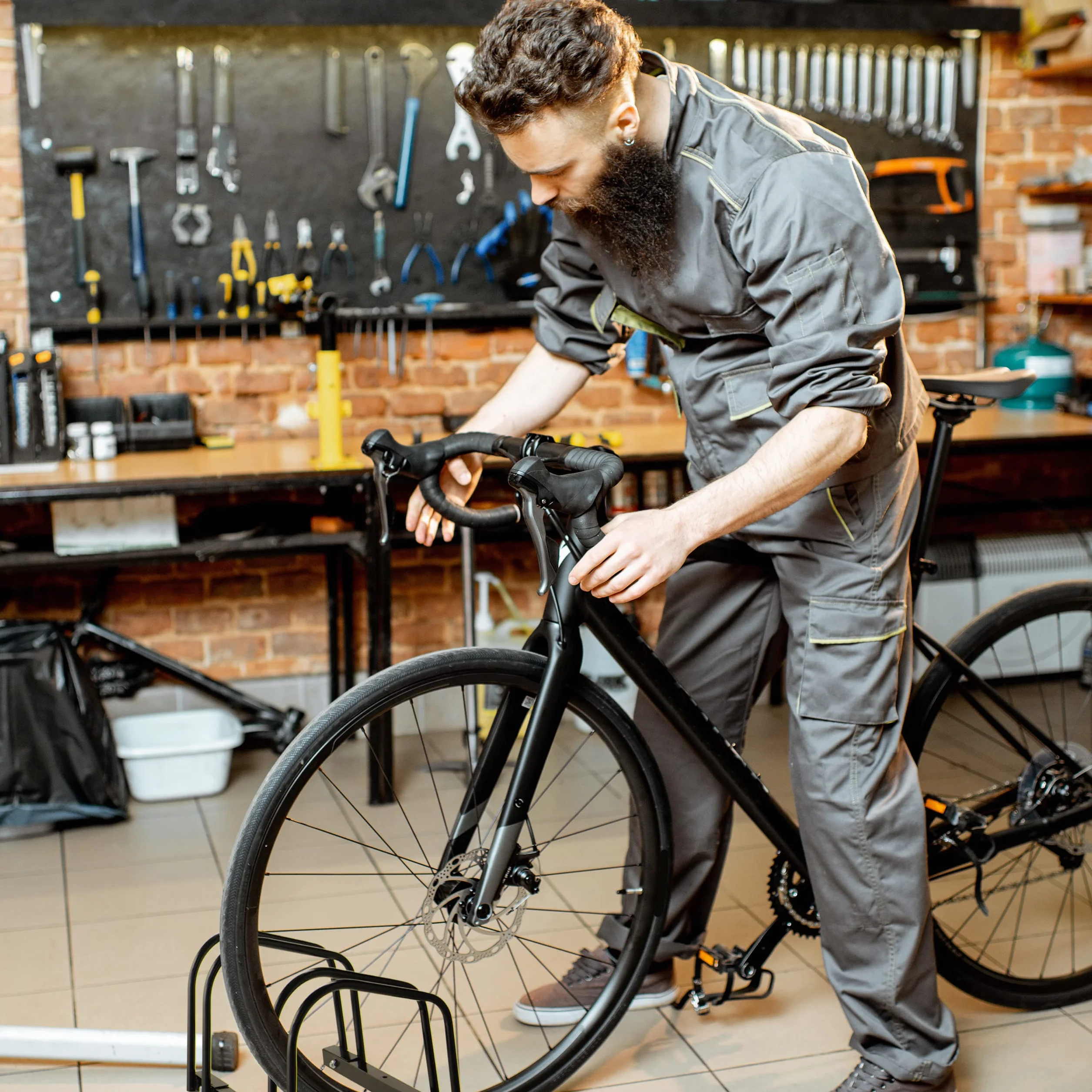 Relaxdays Portabici da Terra Supporto per 2 Biciclette E-Bike Ruote Fino 60 mm 27x67,5x33 cm Nero