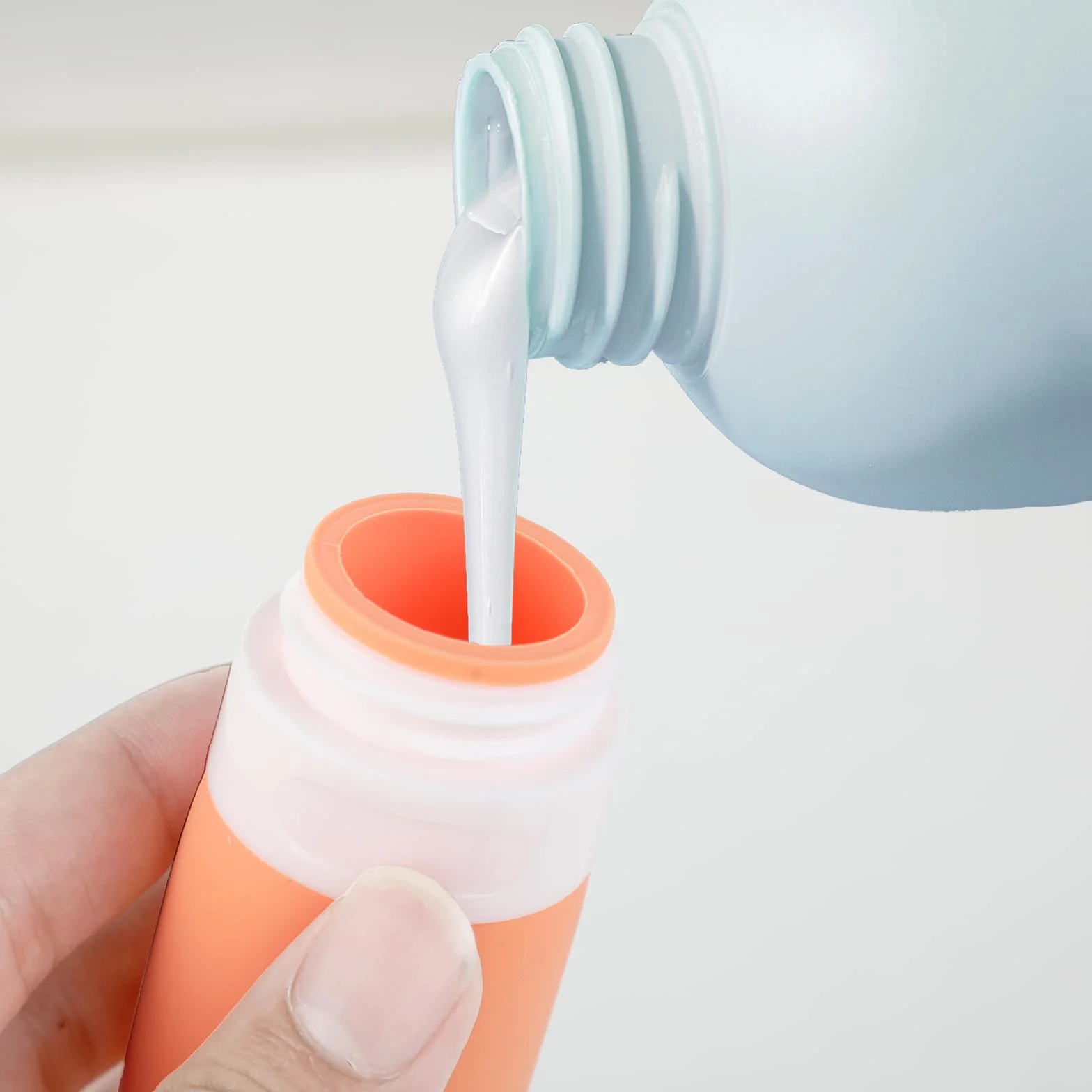 Bottiglie da Viaggio in Silicone Set - 18 Pezzi Contenitori da Viaggio - Kit da Viaggio per Aereo - Accessori per Flaconi da Viaggio - Per Shampoo/Liquidi/Lozione