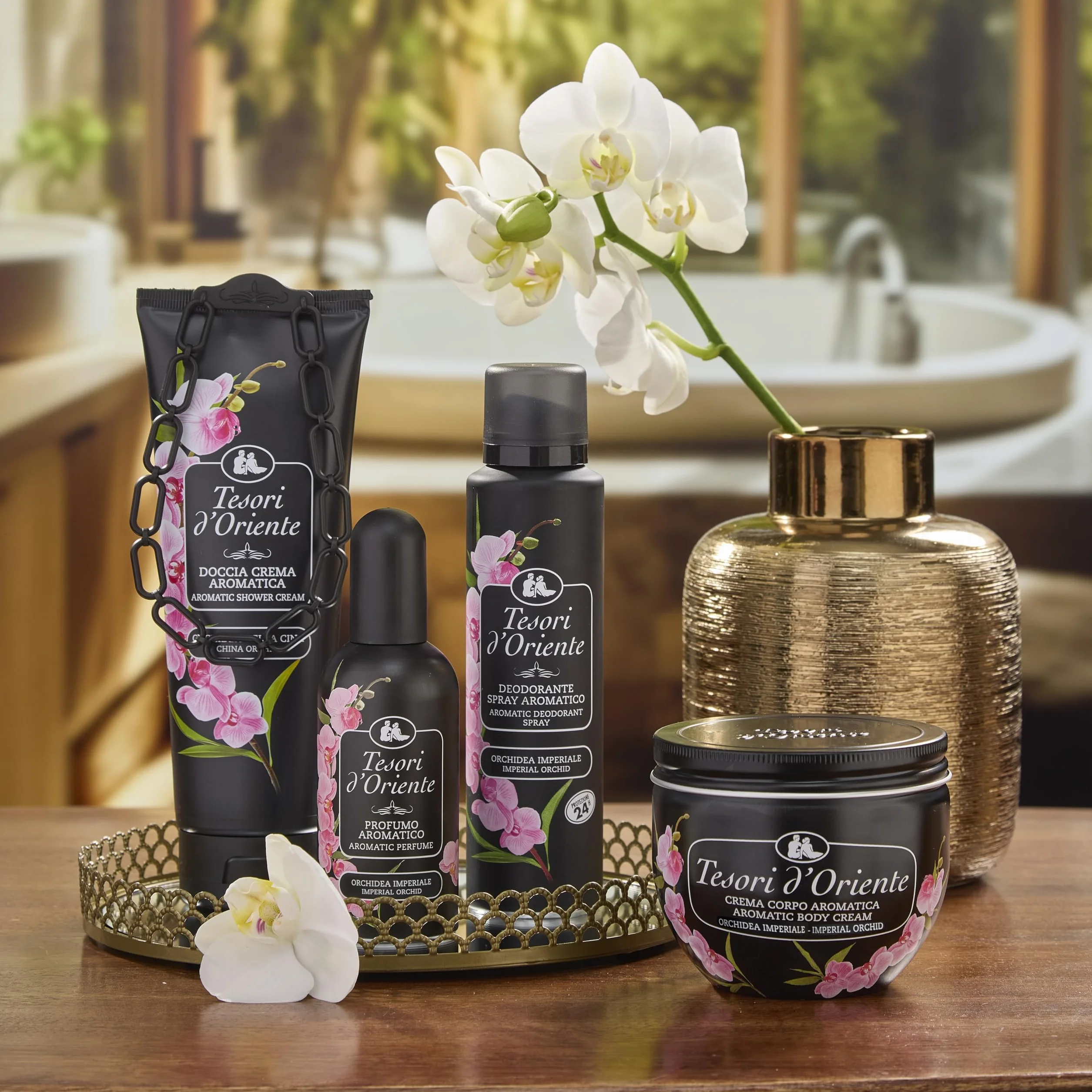 Tesori d'Oriente - Crema Corpo Profumata Orchidea Imperiale, Texture Leggera Nutriente e Idratante per la Pelle, Note Floreali, Azione Illuminante ed Emolliente, 300ml