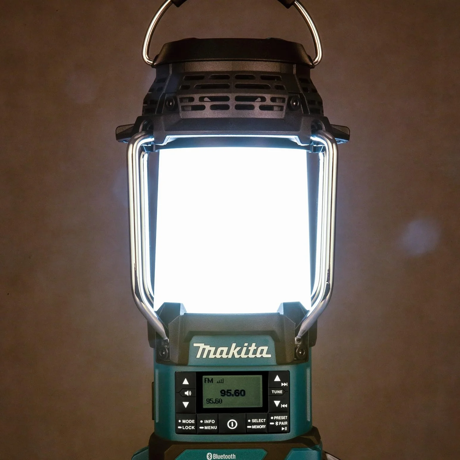 Makita MR009GZ 40V Max XGT Radio Lanterna