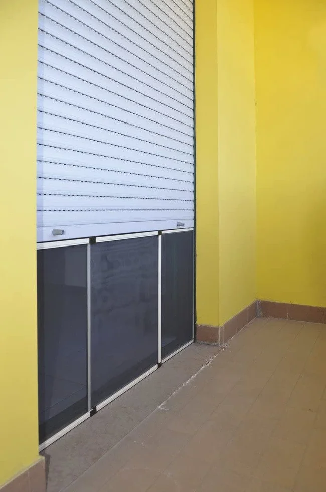 Zanzariera Estensibile in Fibra di Vetro con Telaio in Alluminio Silver H50x70/132 cm per Finestre