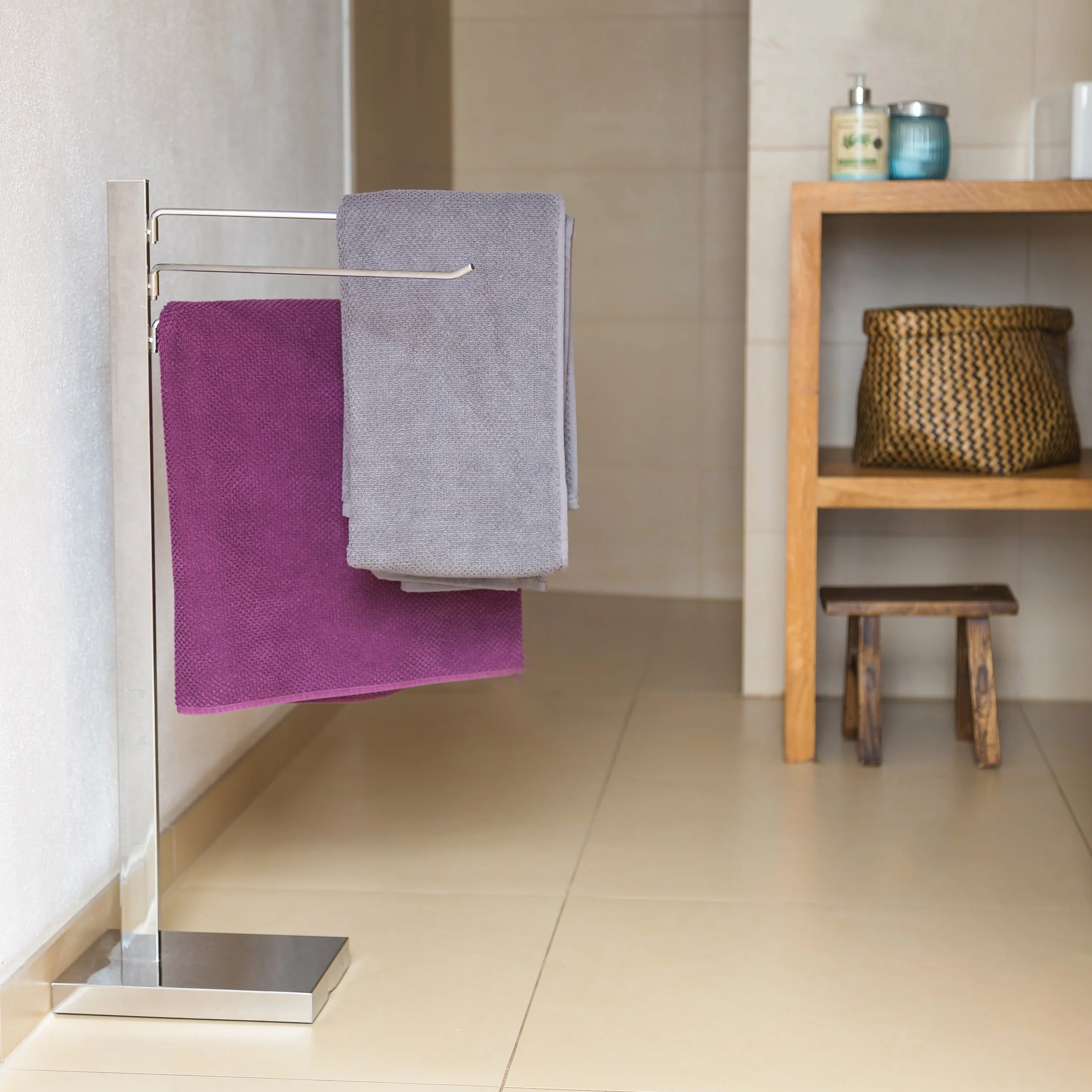 Relaxdays Porta asciugamani da Terra 3 Bracci Acciaio Cromato 78x18x25 cm Argentato