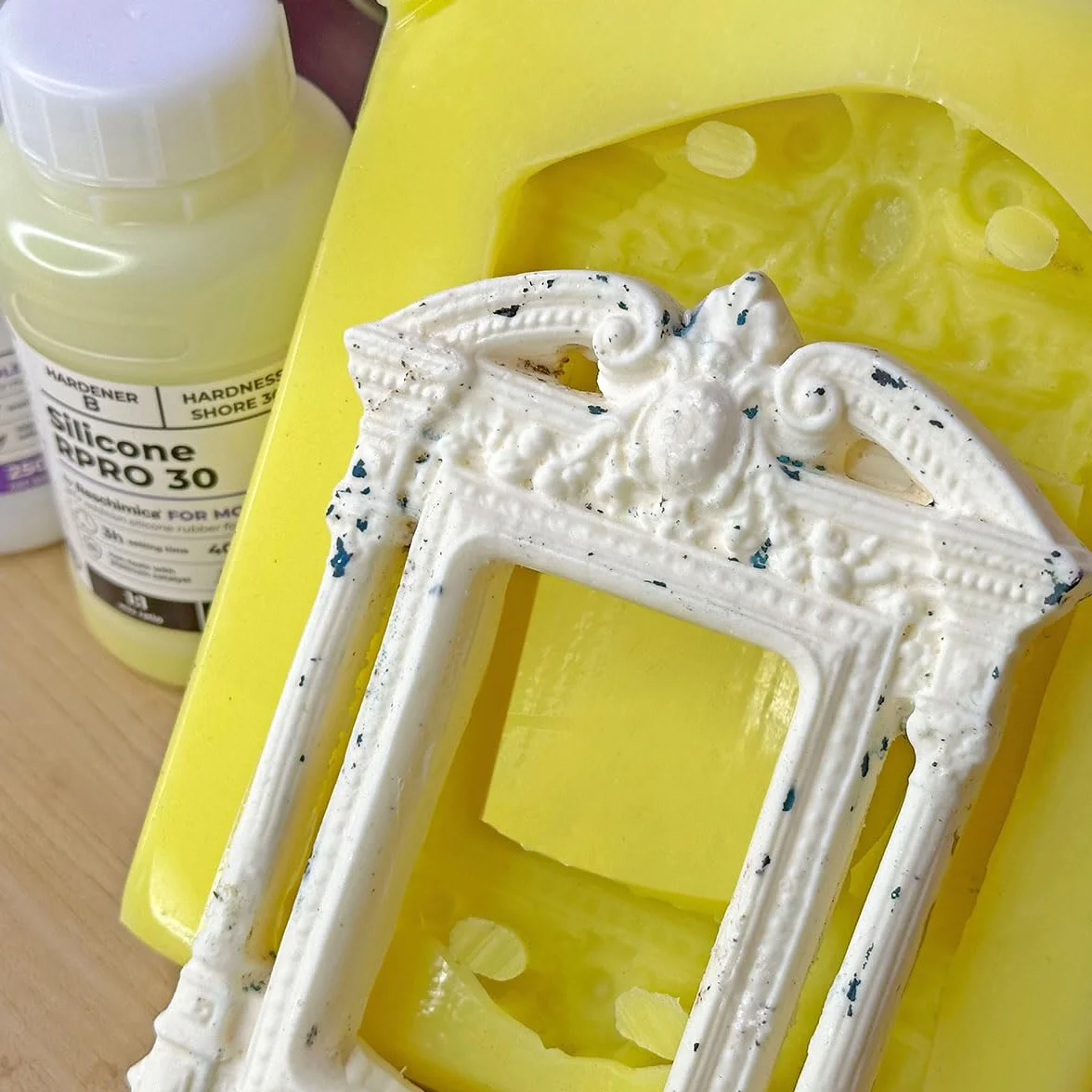 RESCHIMICA Silicone per Stampi Alta Durezza R PRO 30 1 kg Gomma Siliconica Atossica 1:1 Silicone Liquido Alta Resistenza