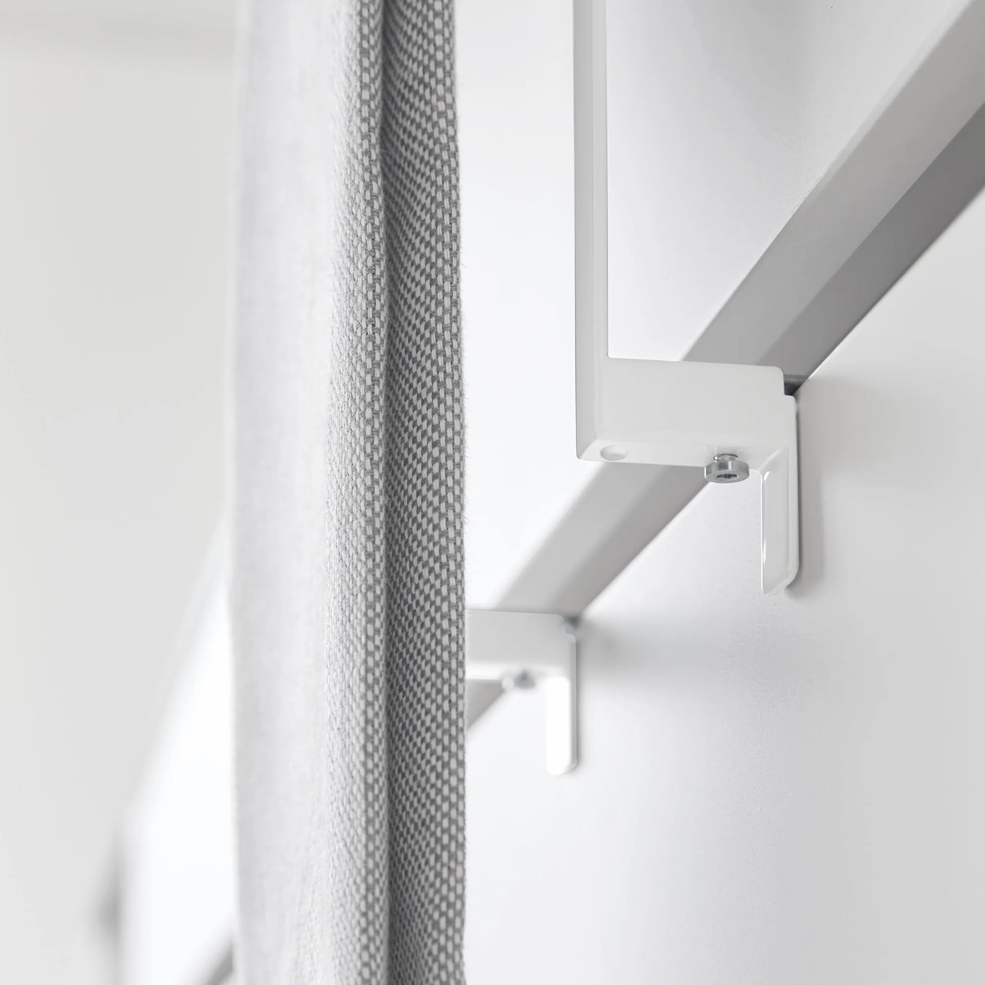 Yamazaki 1590 TOWER Floating Towel Hanger White Steel 20 x 910 x 19.5 cm