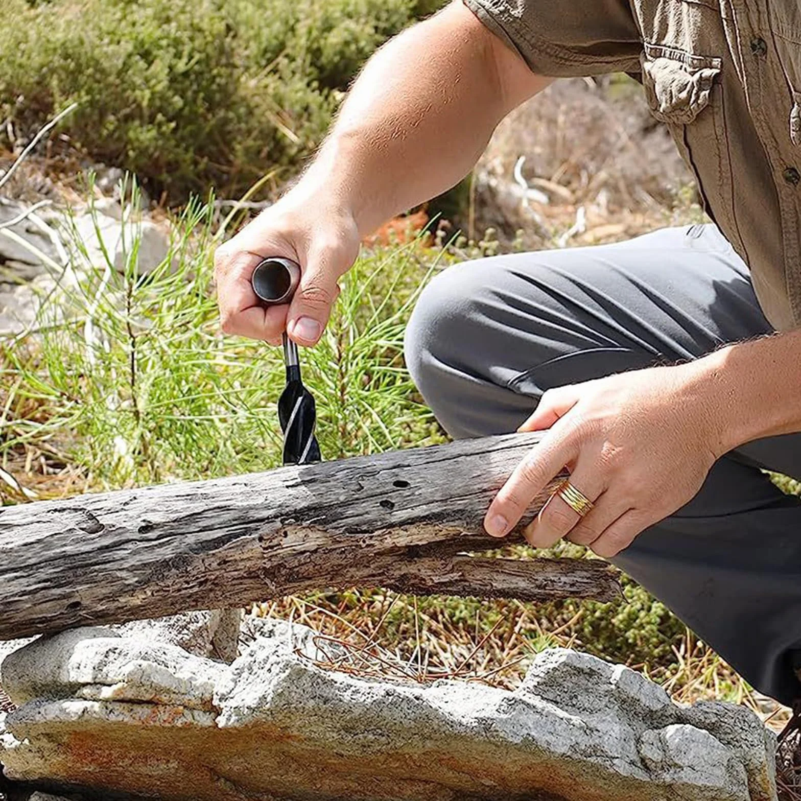 Trivella Manuale per Legno con 4 Sega a Filo di Emergenza Custodia In Pelle Punta da Trapano Multiuso Bushcraft Survival Tools