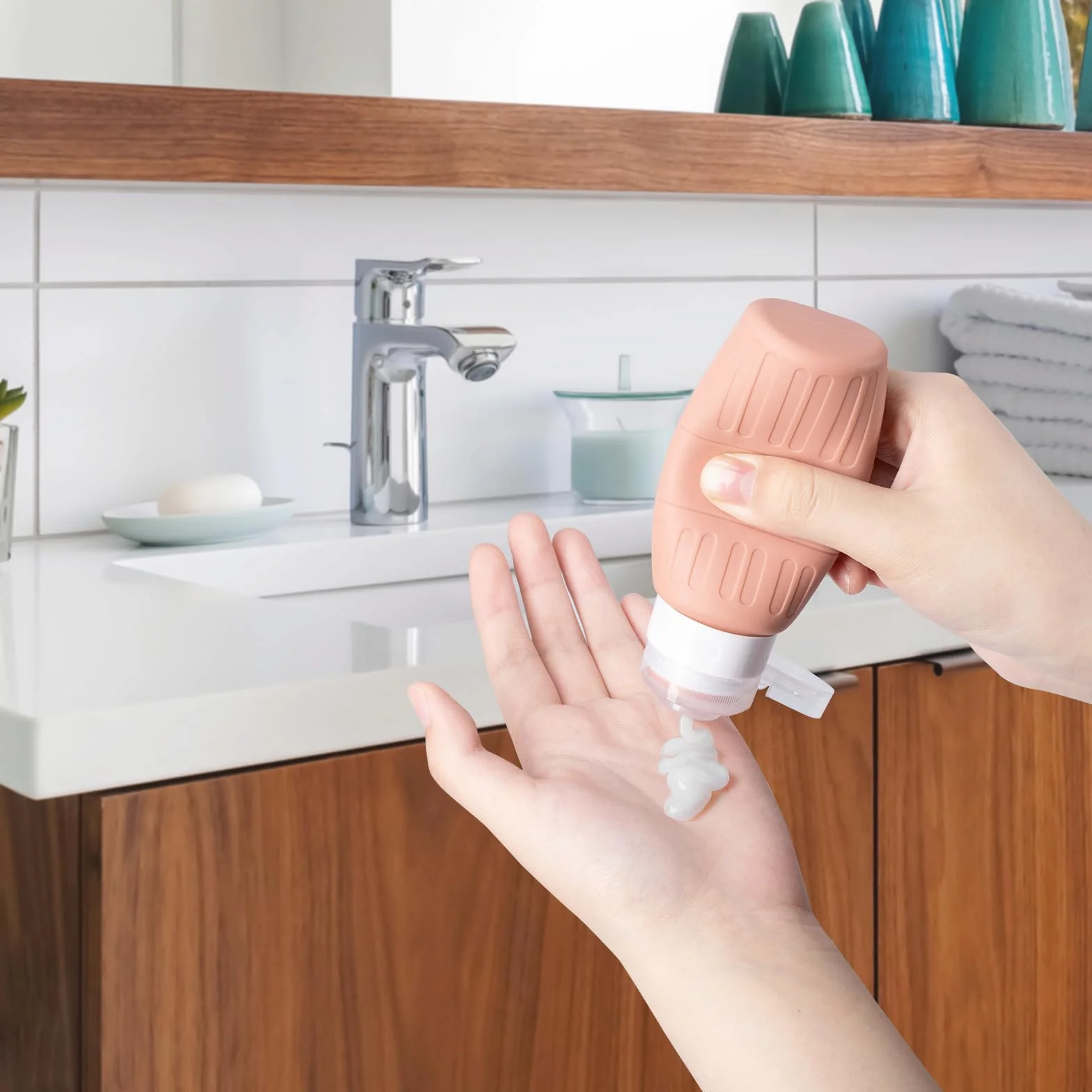 Carehabi Bottiglie da 100 ml da riempire, 5 bottiglie da viaggio in silicone per shampoo, gel doccia, cosmetici, bottiglie da viaggio