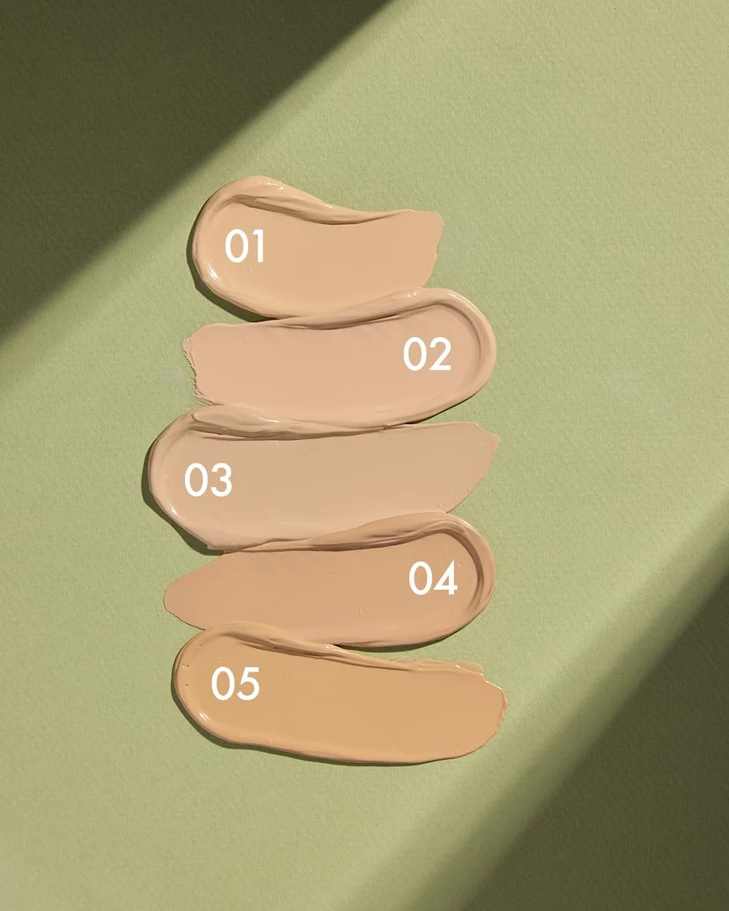 Deborah Milano - Fondotinta Formula Pura Nude BIO, n.03 Beige, con Vitamina C e Aloe Vera, SPF 20, Texture Fluida dalla Coprenza Media, per un Incarnato Uniforme, Radioso e Vellutato