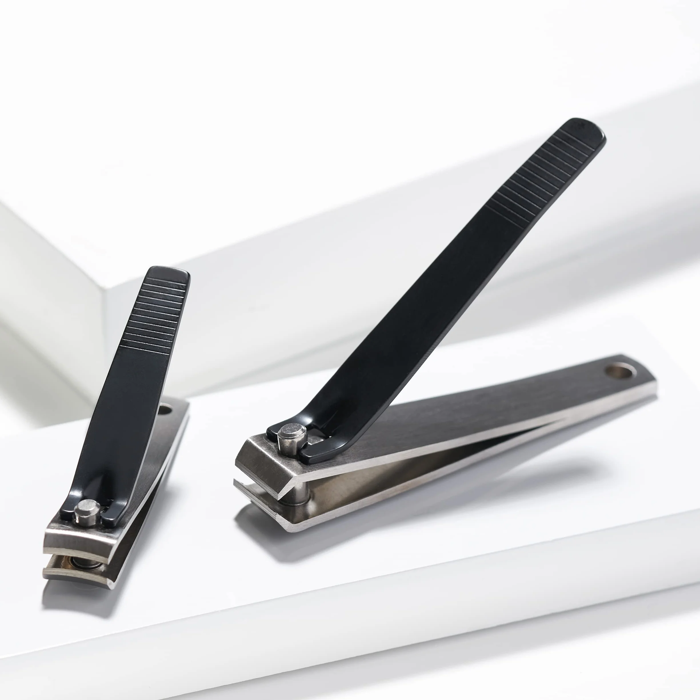 TWEEZERMAN Tagliaunghie e set (taglio preciso di unghie di mani e piedi, lame arrotondate, robusto ed ergonomico, acciaio inox)