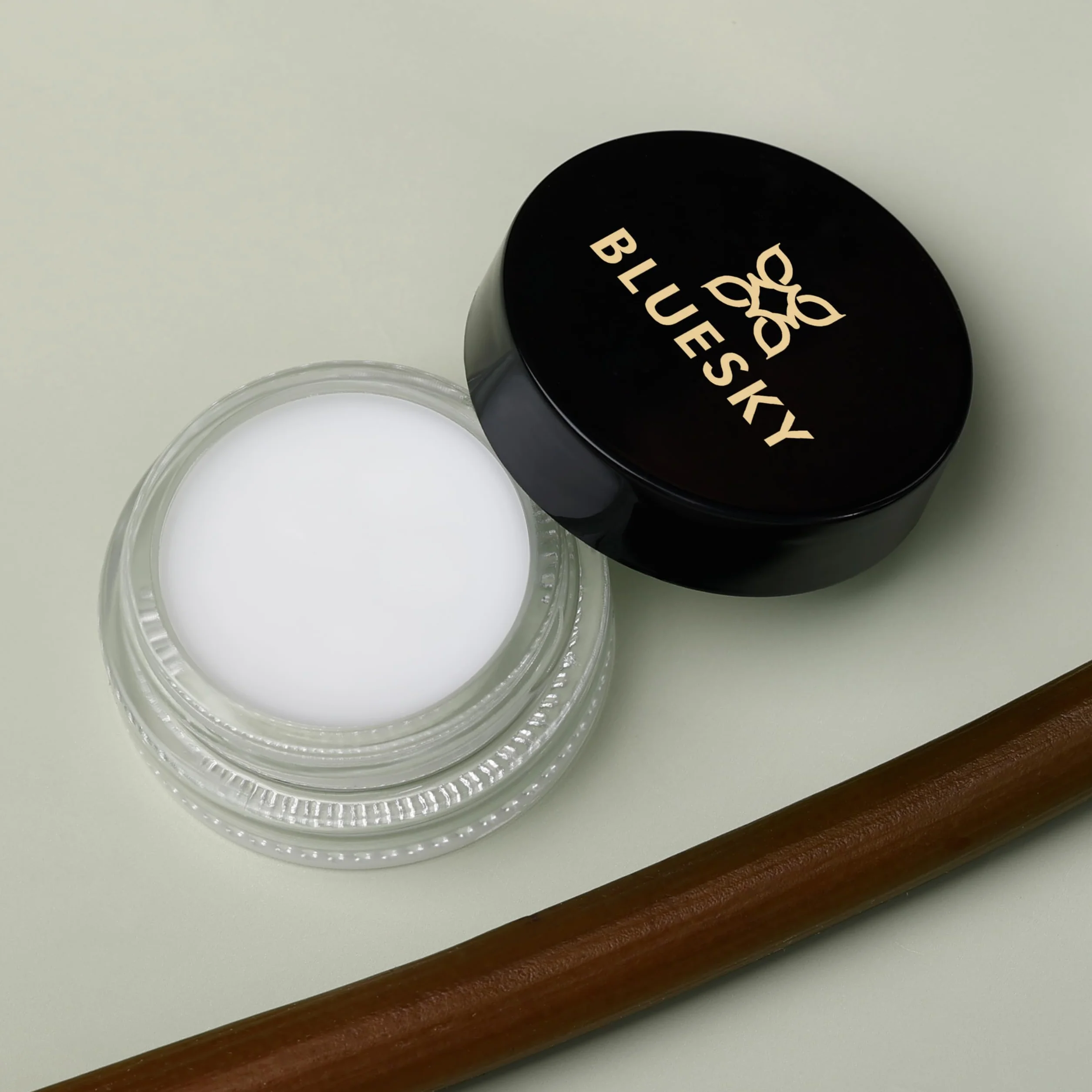 BLUESKY Loyal - Profumo crema 6 g | Profumo solido da donna | Profumo caldo e polvere di sandalo | Consistenza balsamo cremosa | Perfetto per i viaggi e la borsa