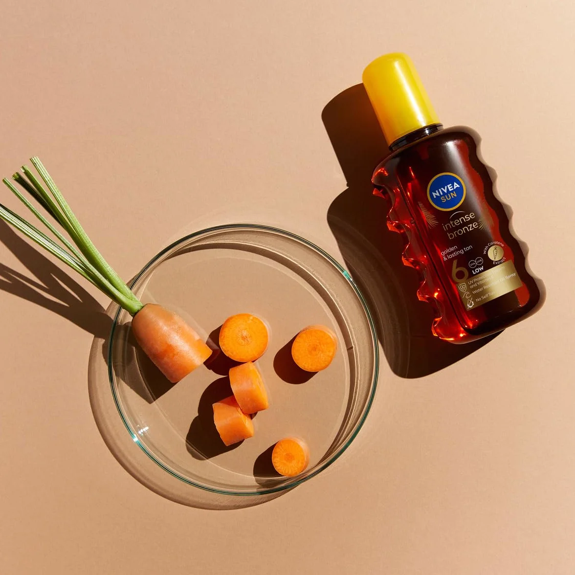 NIVEA SUN Carotene Bronze Olio Solare Abbronzante SPF 6 200 ml, Olio abbronzante con protezione solare, Spray solare con Estratto di Carotene e Vitamina E, Resistente all'acqua, Senza autoabbronzanti