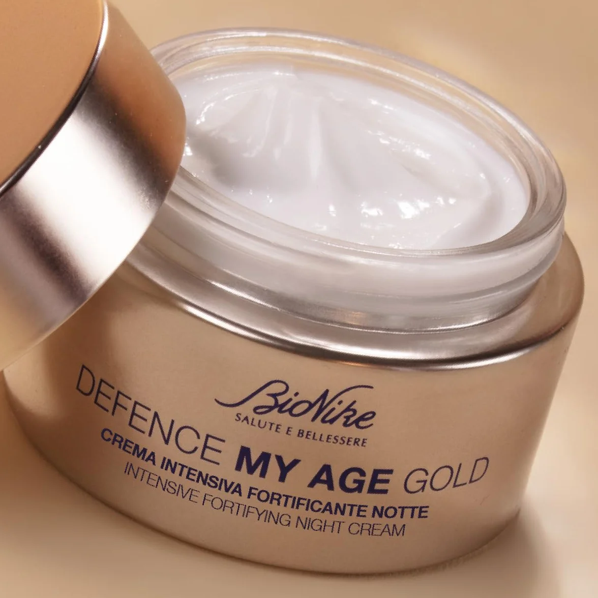 Bionike Defence My Age Gold - Crema Viso Intensiva Fortificante Notte Anti Age, Ripara, Fortifica E Rimpolpa Le Pelli Mature, Dona Idratazione Ed Elasticità Alla Pelle, 50 Ml