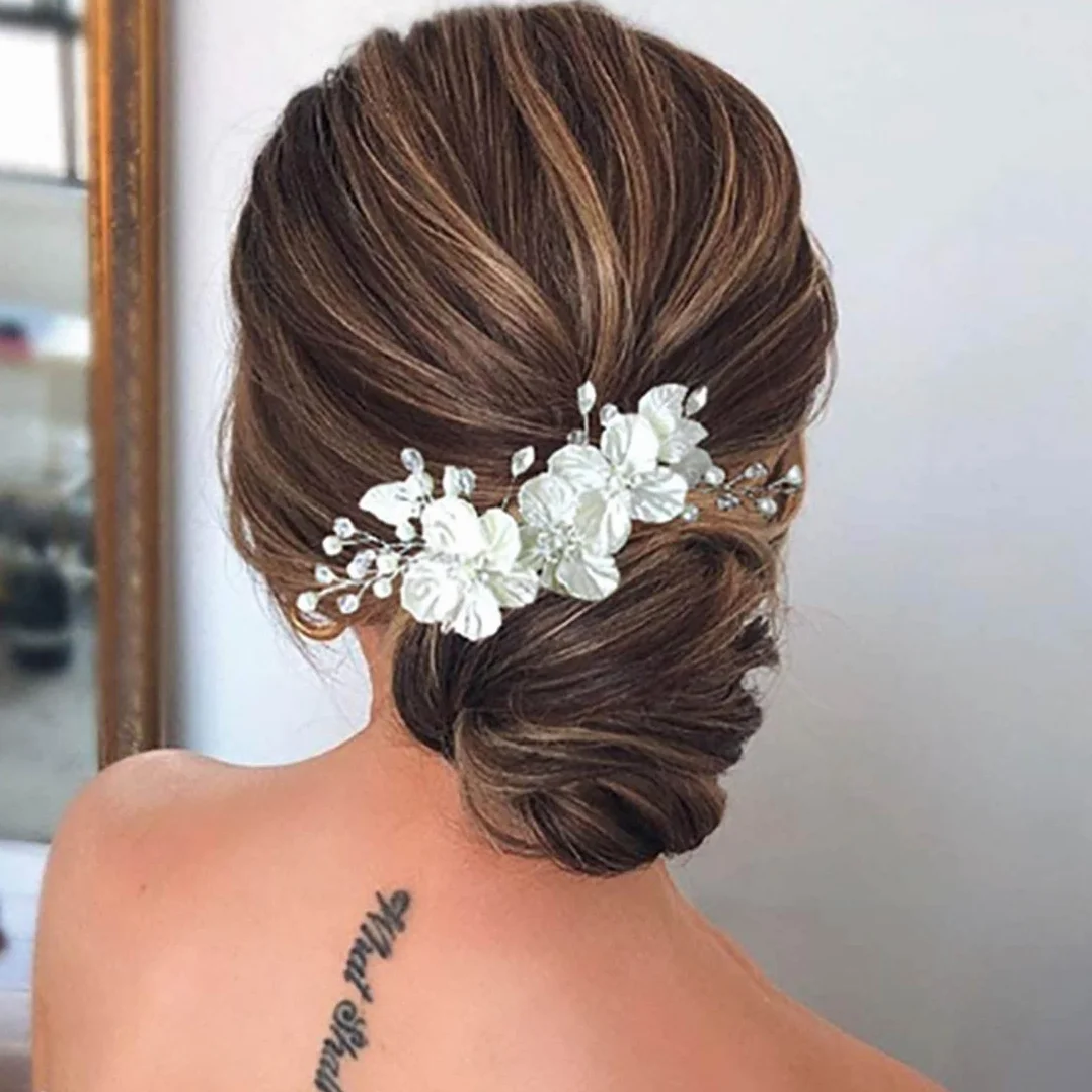 Prosy Fermaglio per capelli da sposa con fiori color argento, con perle, strass, per donne e ragazze