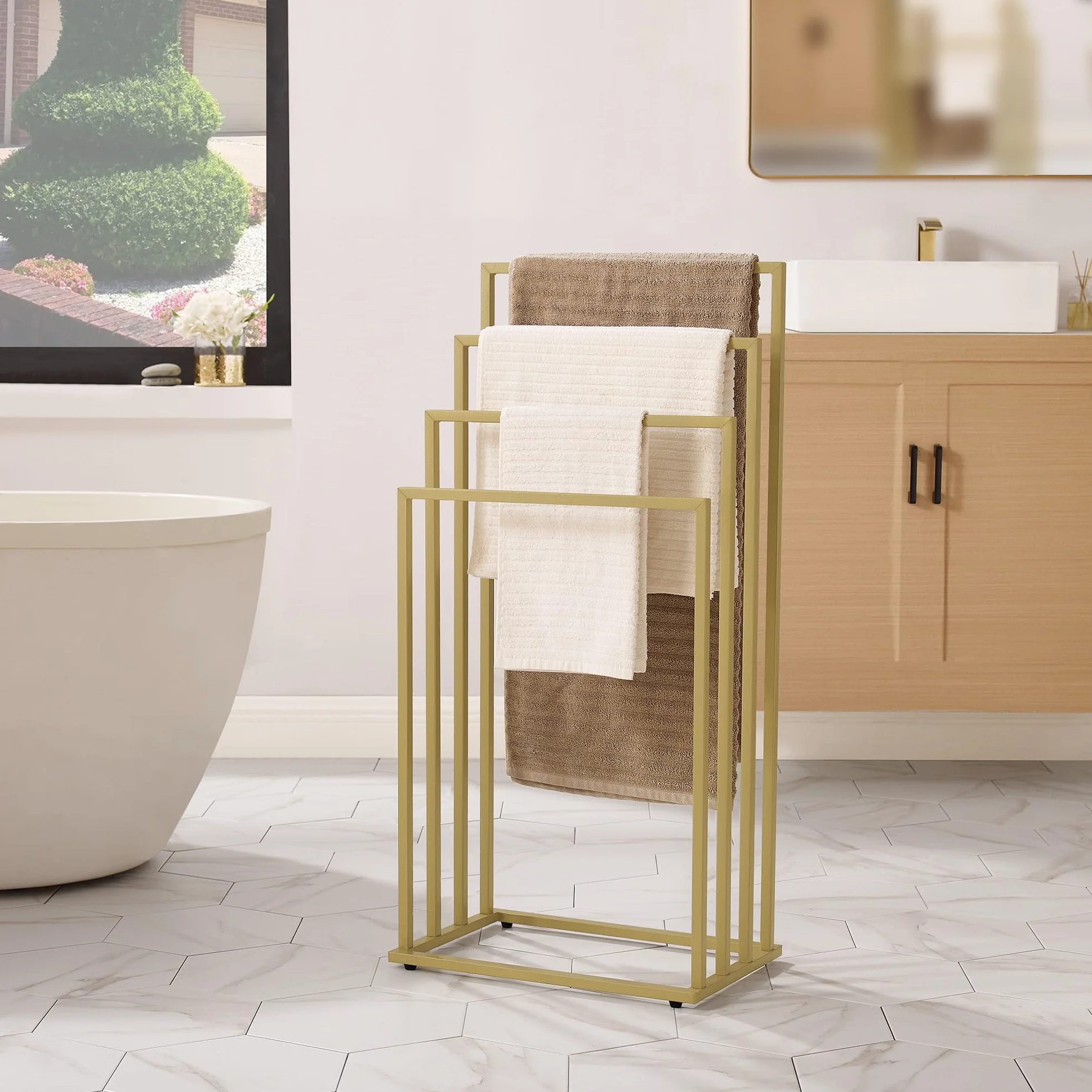 Porta asciugamani oro opaco 4 livelli in metallo per bagno e SPA