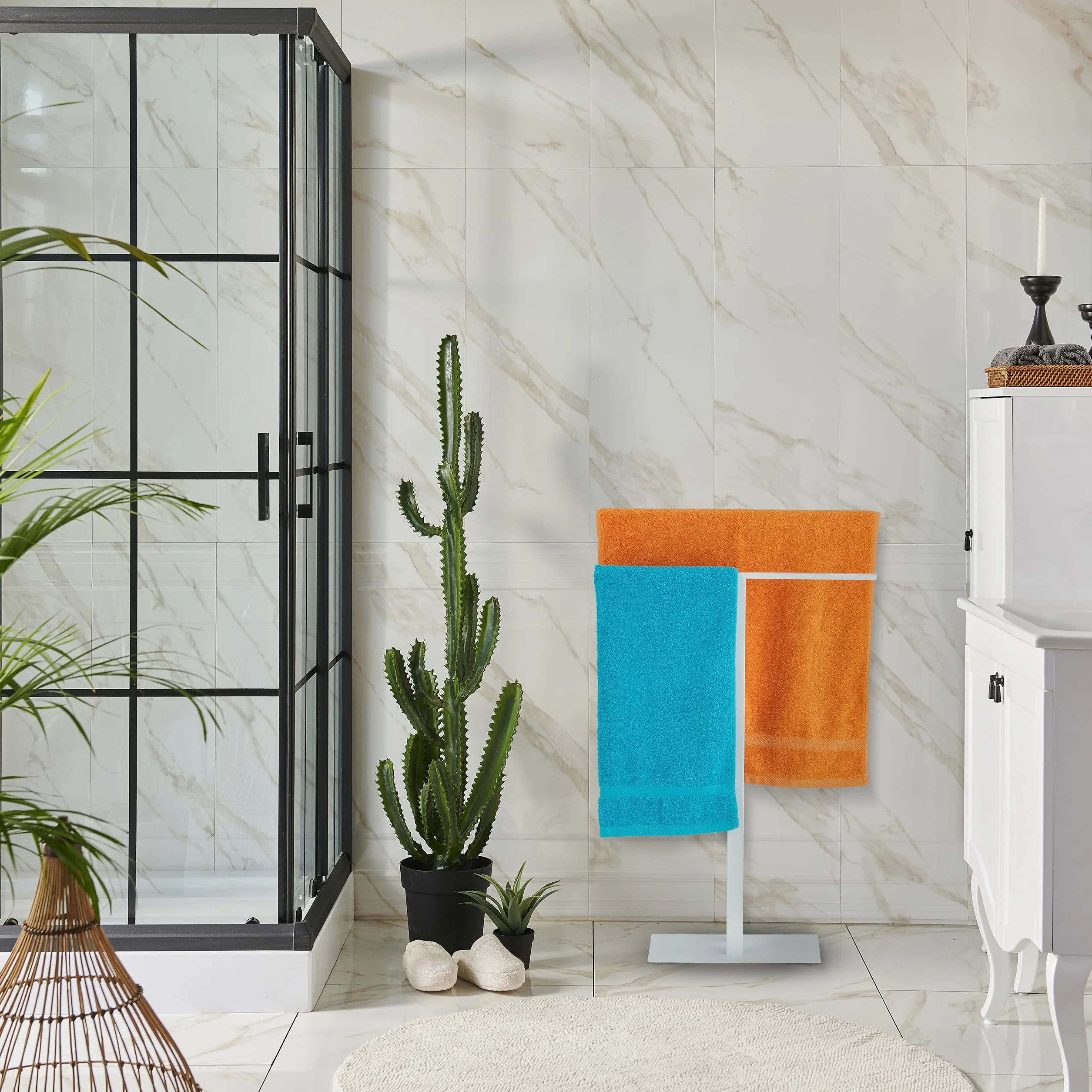 Relaxdays Piantana Portasciugamani Autoportante 2 Bracci Ferro 82x50x19 cm Bianco