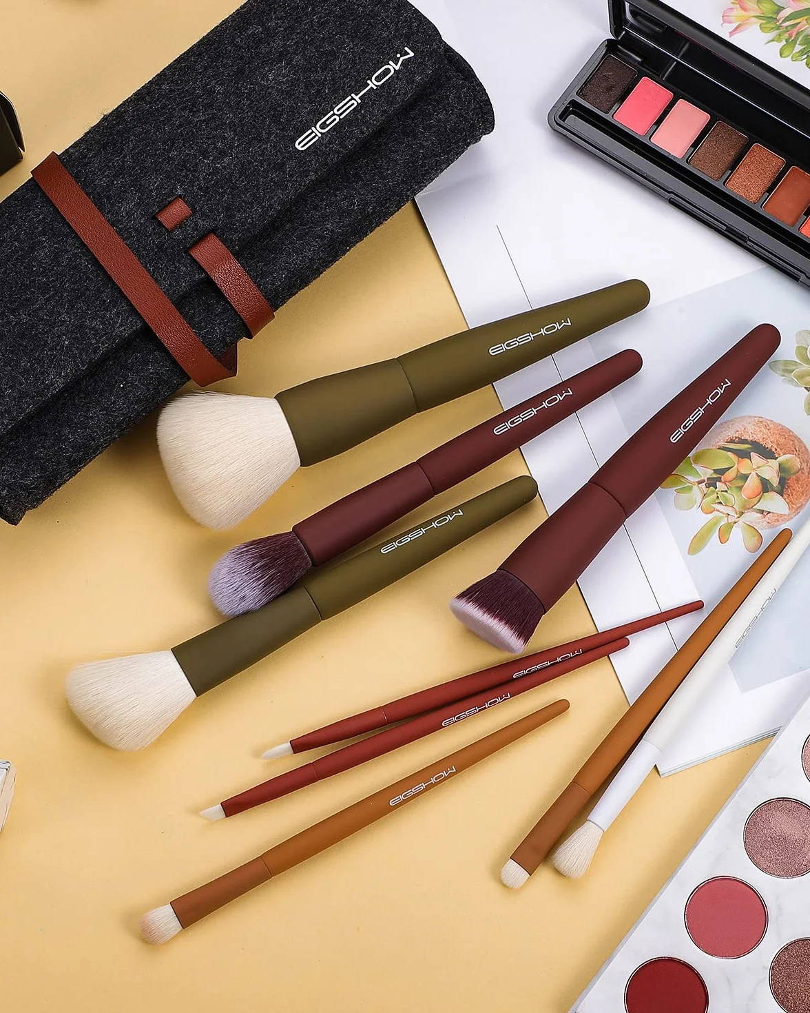 Pennelli per trucco, EIGSHOW set pennelli make up da viaggio Kabuki 5 colori essenziali, fibre sintetiche extra morbide make up per correttori di fard in polvere Contorno e illuminante(9 stück)