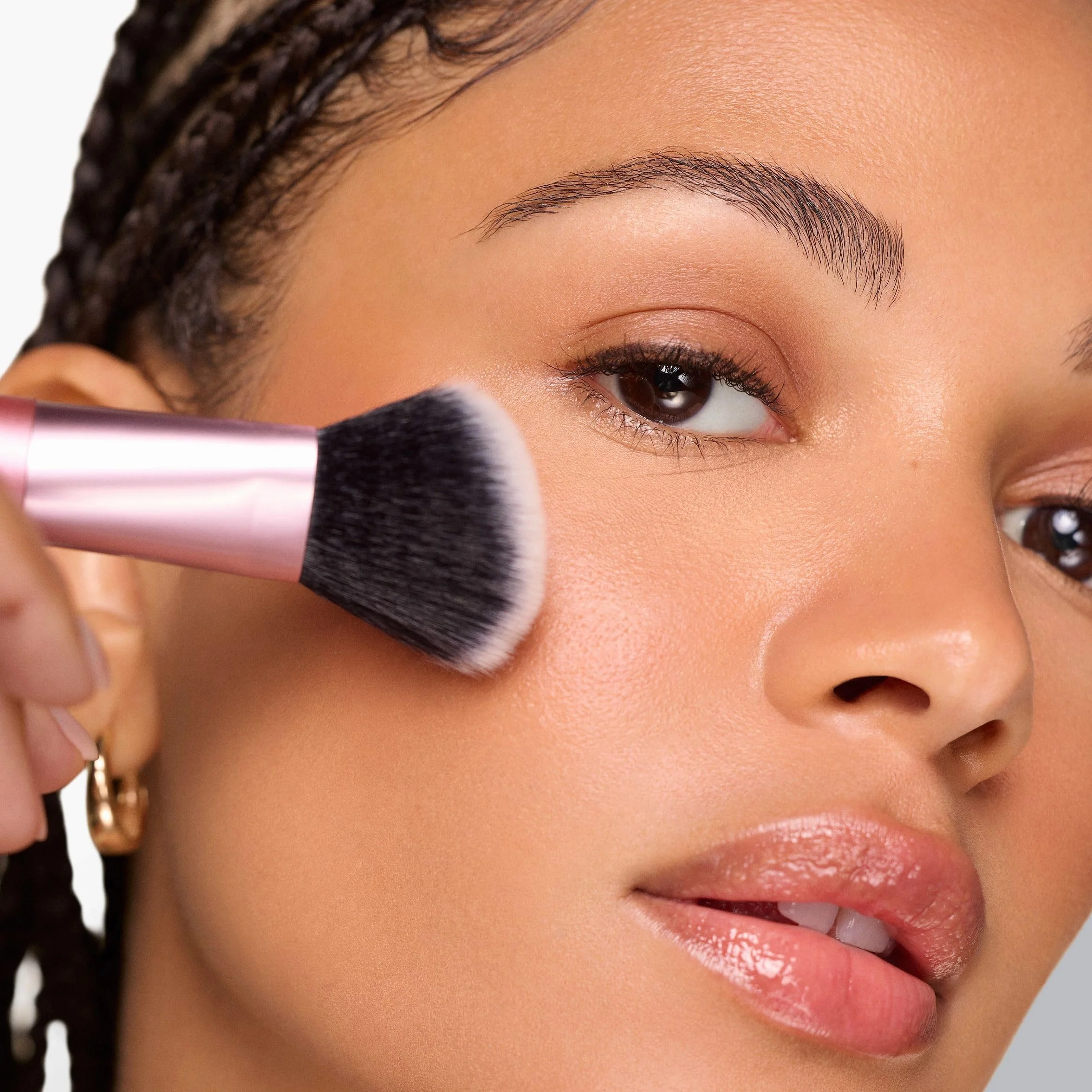 Real Techniques Full Beat Makeup Brush Set, 4 Piece Brush Kit for Foundation, Concealer, Blush, Contour, Highlight & Powder Blending, Travel Set, Soft UltraPlush Bristles, Cruelty-Free