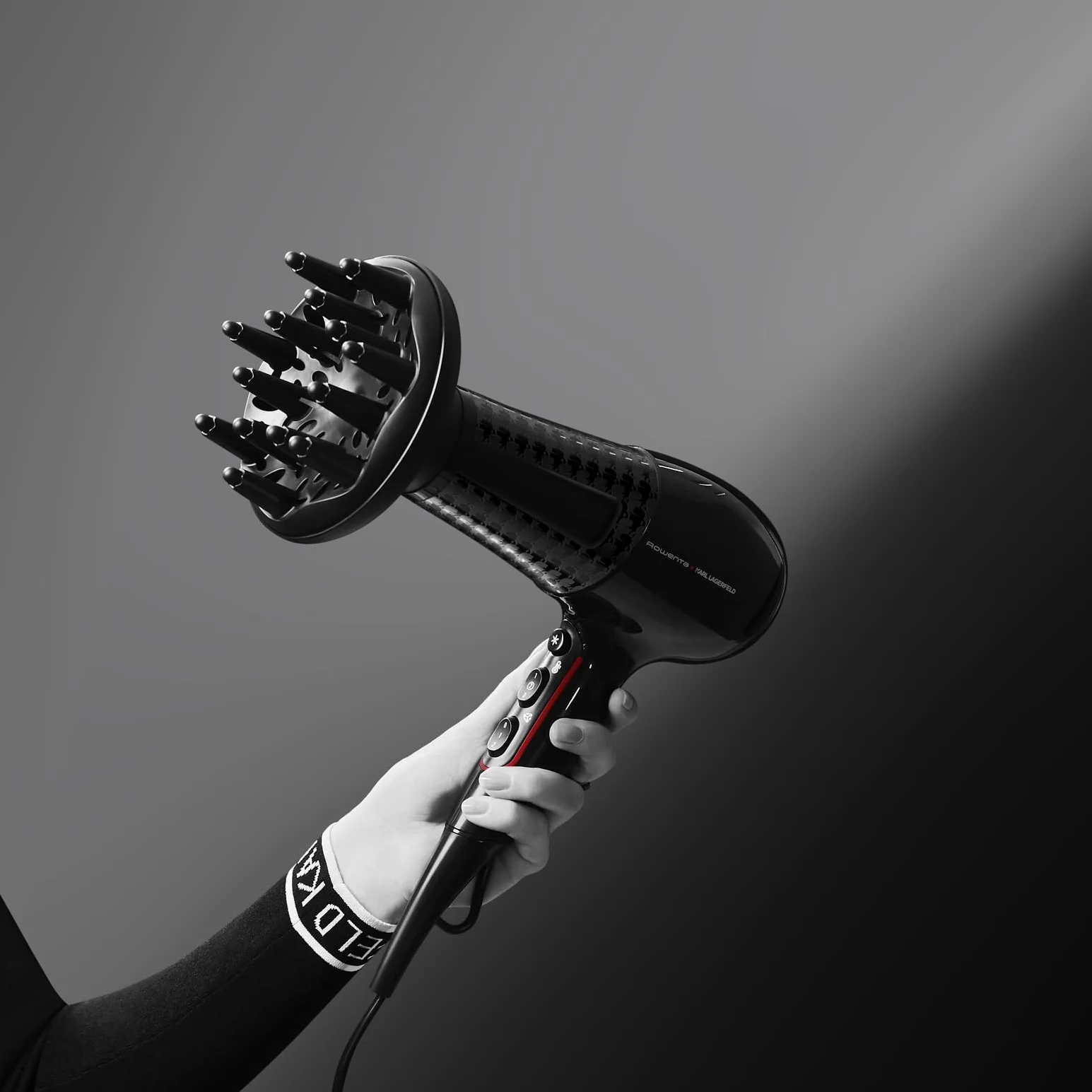 Rowenta x Karl Lagerfeld CV591L Powerline Asciugacapelli, 2300 W, Boost di Ioni, Impostazione Thermo Control per Proteggere i Capelli, 6 Impostazioni di Velocità/Temperatura
