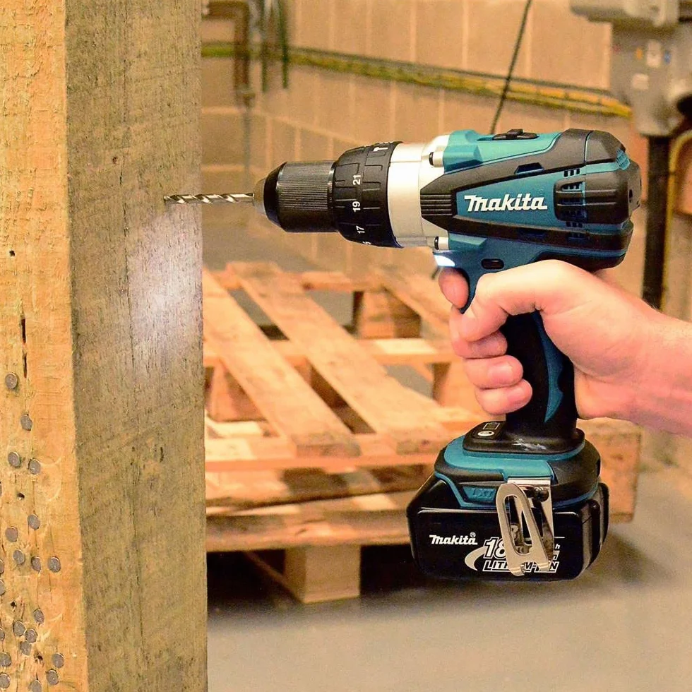 Makita DLX6104TX2 18 V Li-Ion LXT Combo Kit 3 batterie 5,0 Ah doppia porta caricatore borsa attrezzi