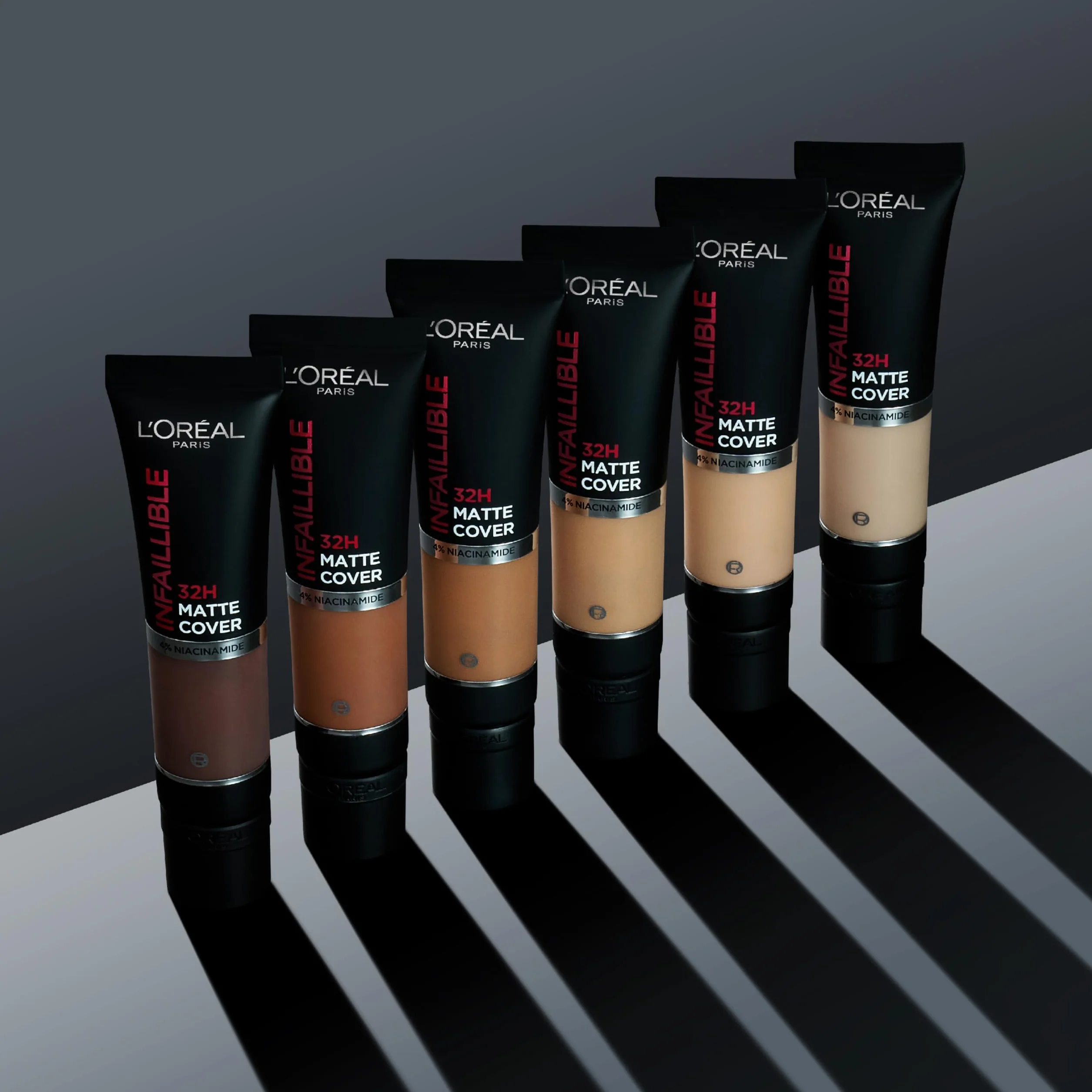 L'Oreal Paris Fondotinta, Infallible Matte Cover 24 ore 200 Golden Sand, a prova di sudore, resistente al calore, a prova di trasferimento e impermeabile, SPF 18, 30 ml