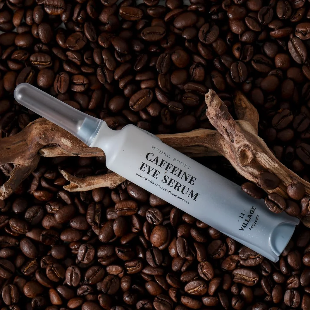 VILLAGE 11 FACTORY Siero occhi alla caffeina (10 ml) soluzione di caffeina 10%, esapeptide-8, niacinamide, trattamento elasticizzante, antirughe, occhiaie Hydro Boost Caffeine Eye Serum