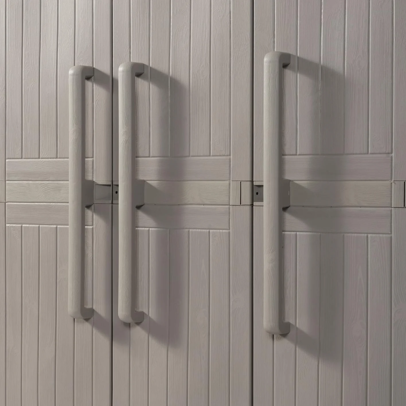Toomax Armadio Wood Midi 3 ante 4 ripiani regolabili 97x37x173 cm plastica effetto legno grigio tortora