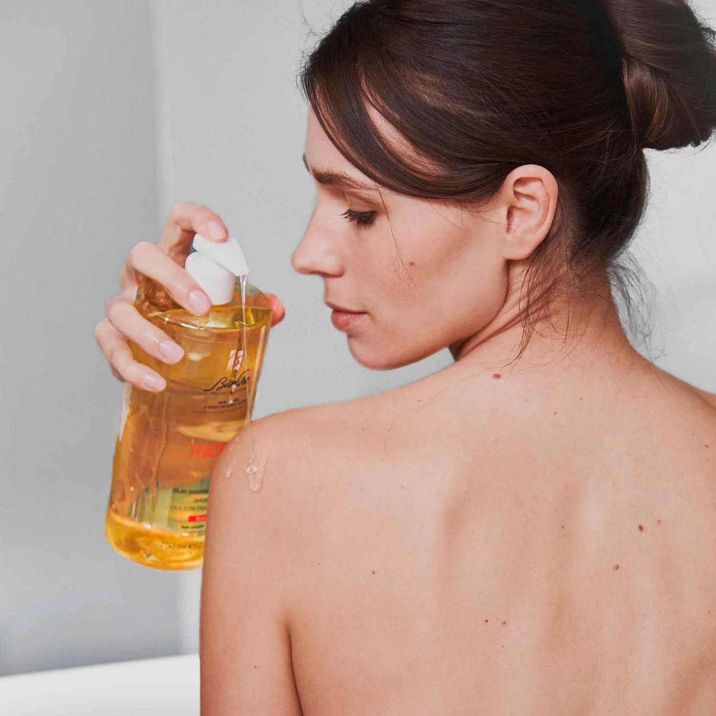 BioNike Triderm - Gel Doccia Delicato Corpo e Capelli, per la Detersione Quotidiana di Cute e Cuoio Capelluto, pH Fisiologico, Indicato per Pelli Sensibili, Adatto a Tutta la Famiglia