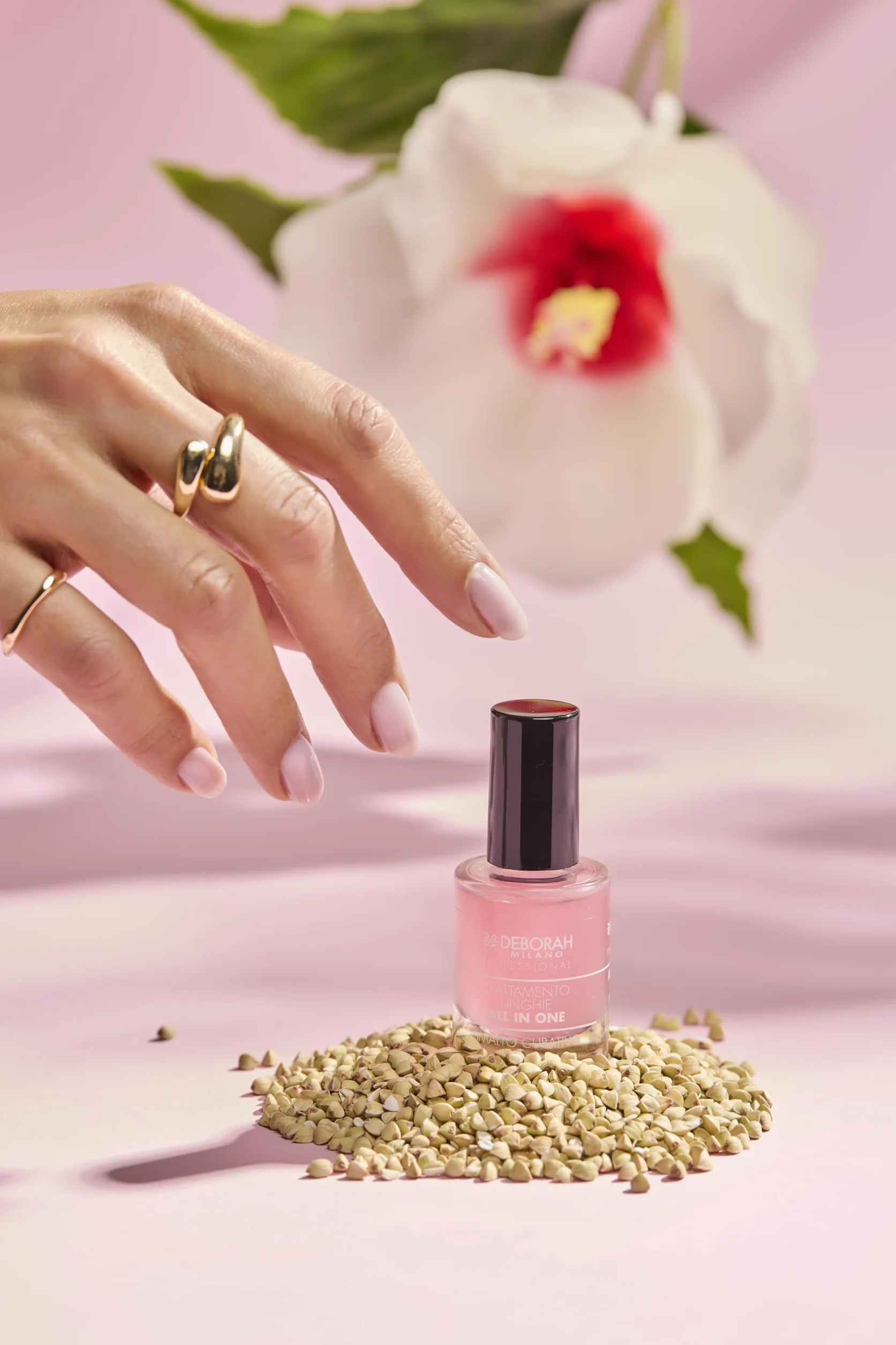Deborah Milano Professional - Smalto Curativo per Unghie Corte e Deboli, Trattamento Rinforzante, Dona Unghie più forti e dall’aspetto più sano, 9.5 ml