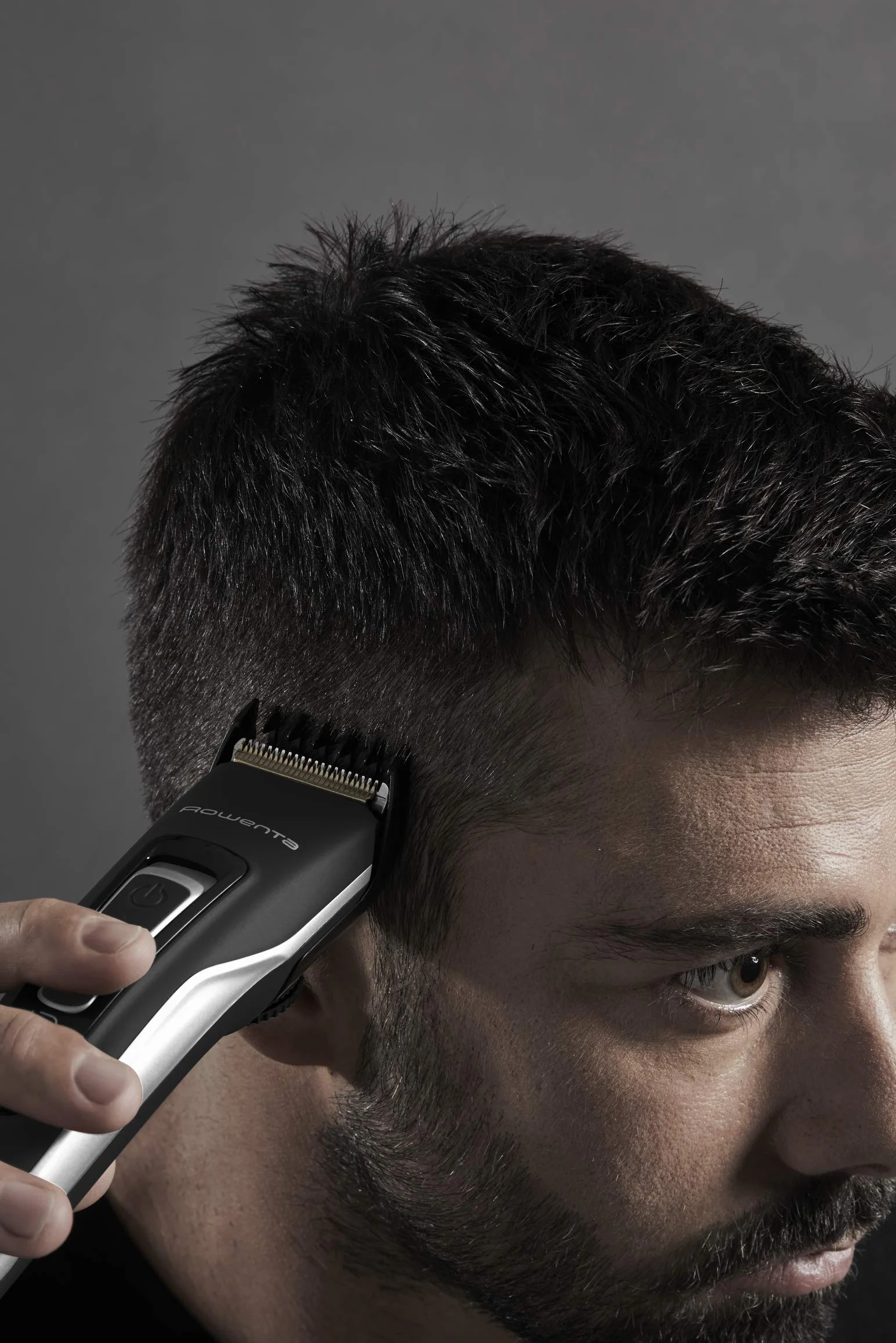 Rowenta TN5201 Advancer, Tagliacapelli, Lame autoaffilanti in acciaio Inox progettate per durare 15 anni, 29 lunghezze di taglio, 120 minuti di autonomia, Design compatto, Nero/Grigio
