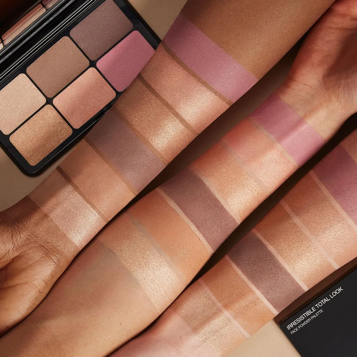 KIKO Milano Irresistible Total Look Face Powder Palette 02 | Palette Di Polveri Viso Con 2 Terre, 2 Blush E 2 Illuminanti