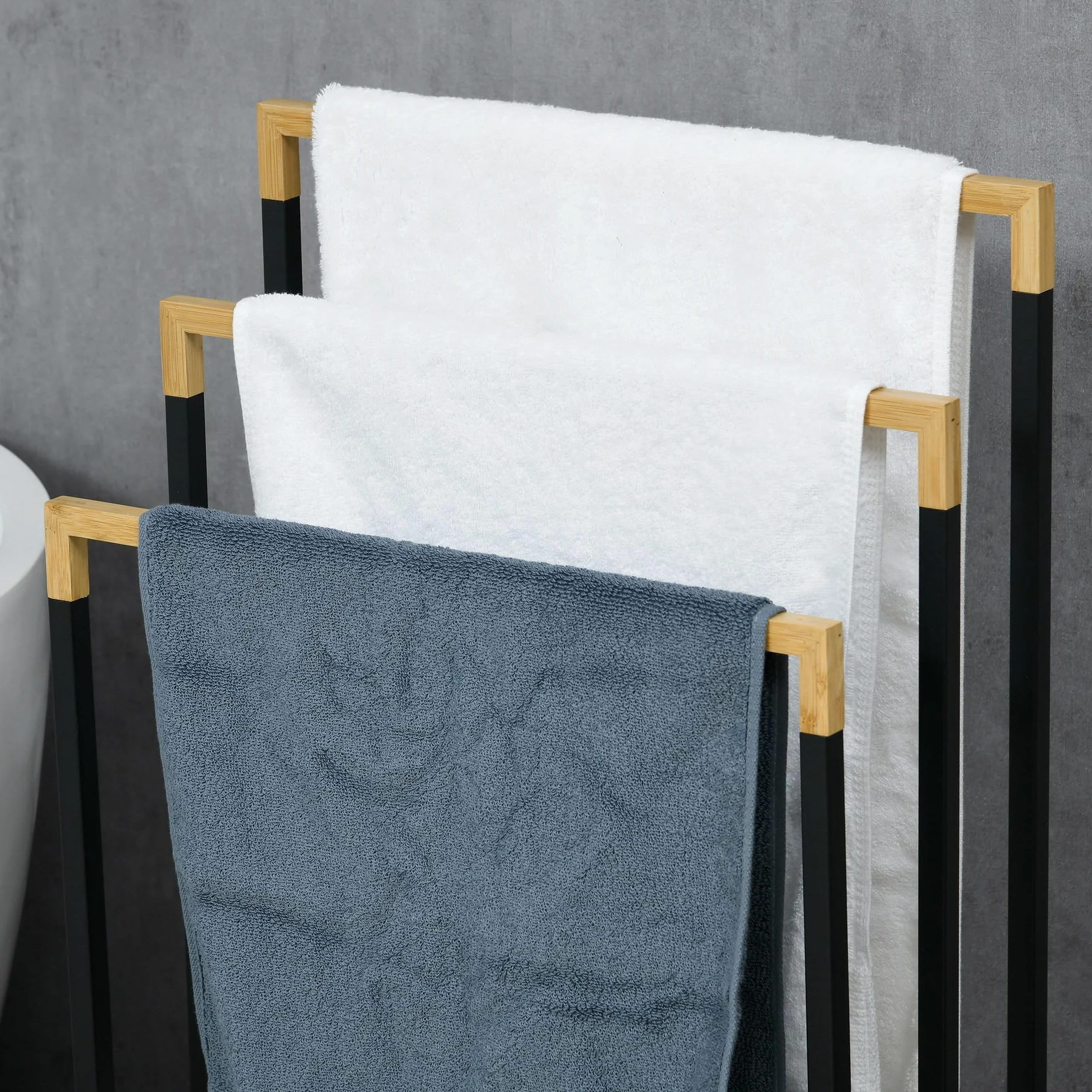 Kleankin Portasciugamani 3 Sbarre Bambù Acciaio Autoportante 45x22.5x86 cm Nero