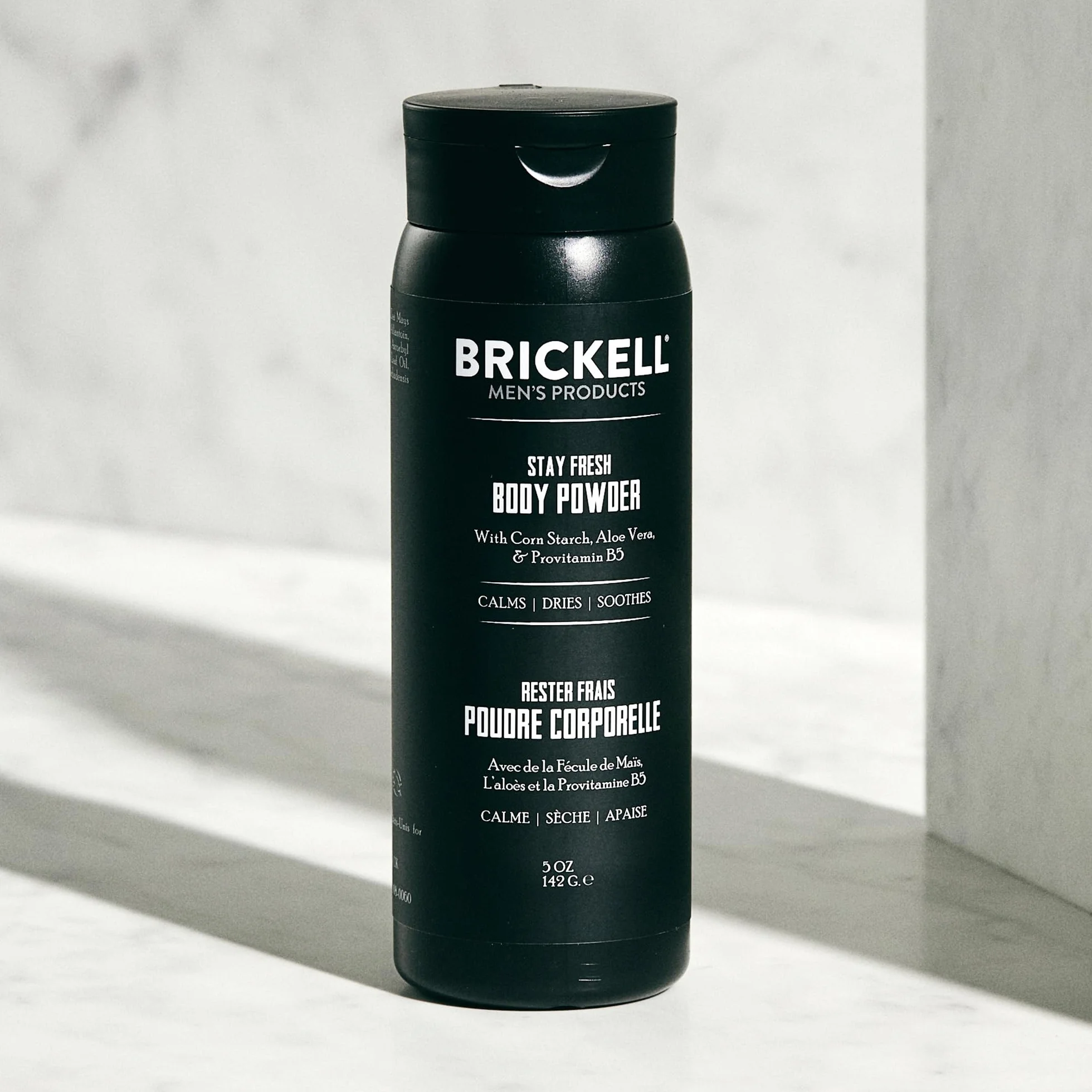 Brickell Men's Mantieni la Polvere per il Corpo Fresca per Uomo, Naturale e Biologica, senza Talco, Assorbe il Sudore, Mantiene la Pelle Asciutta (Profumato, 142 g)