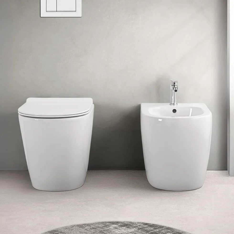 Tokyo WC filo muro a terra Rimless ceramica bianca design slim