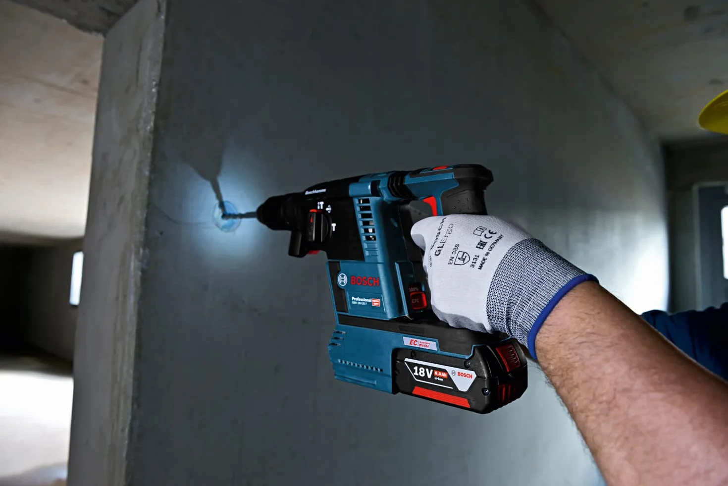 Bosch Professional GWS 18V-10 P GBH 18V-26 Combo Kit L-BOXX 2x ProCORE18V 5.5Ah