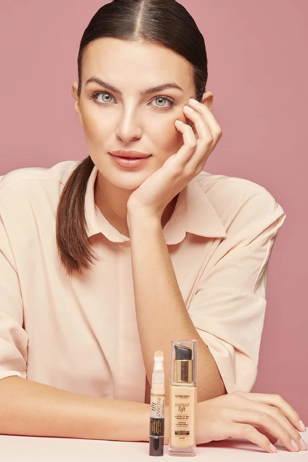 Deborah Fondotinta Instant LIft N.05 Amber SPF30, Lunga Tenuta, Effetto Lifting, Texture fluida e leggera, con Polveri Soft Focus che donano Radiosità Istantanea